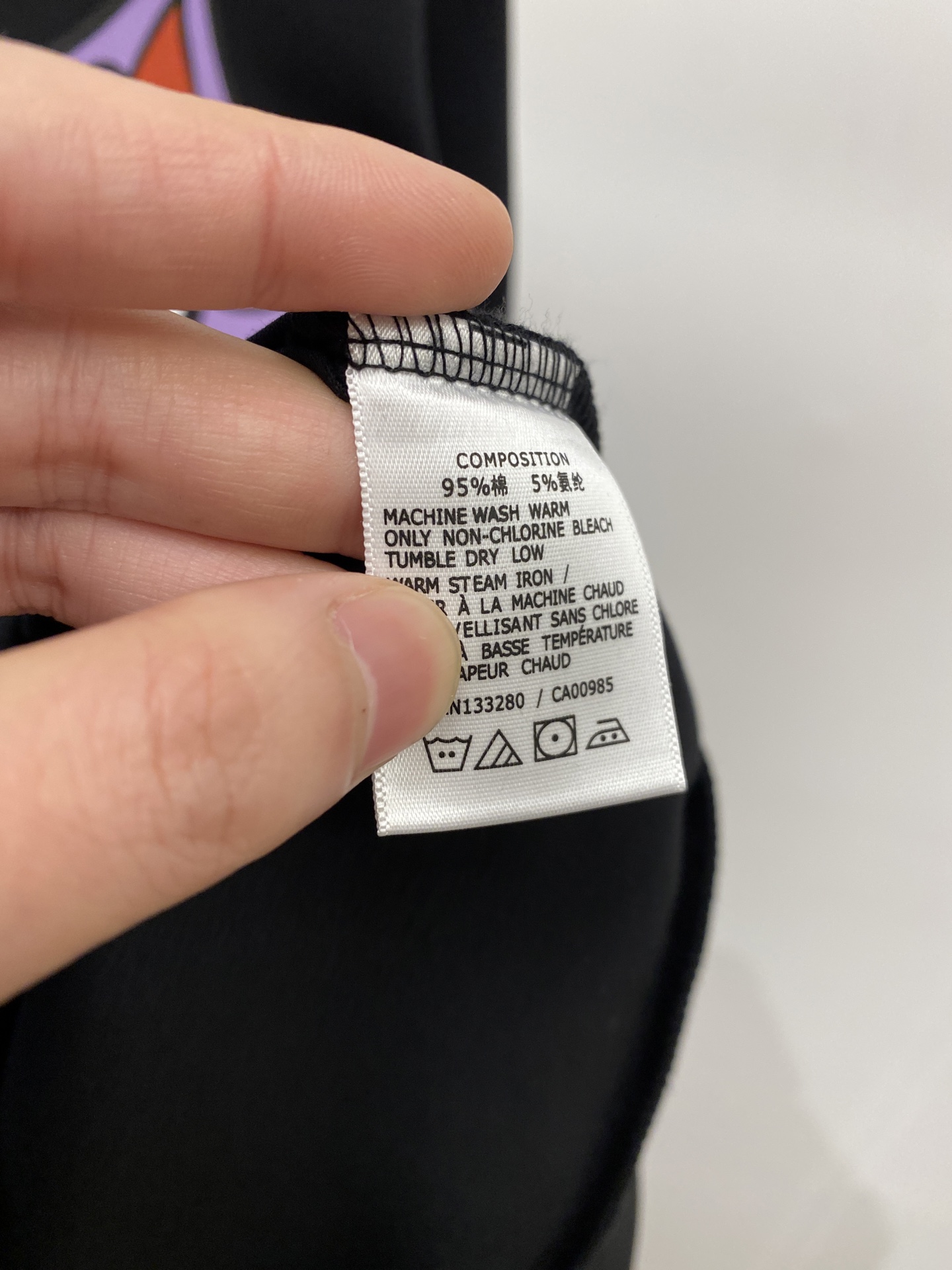 ￼ 🌾退换！ 路易威登、2025新品长袖卫衣，帅气时尚，胸前顶级印花字母图案logo，简约百搭款。面料棉