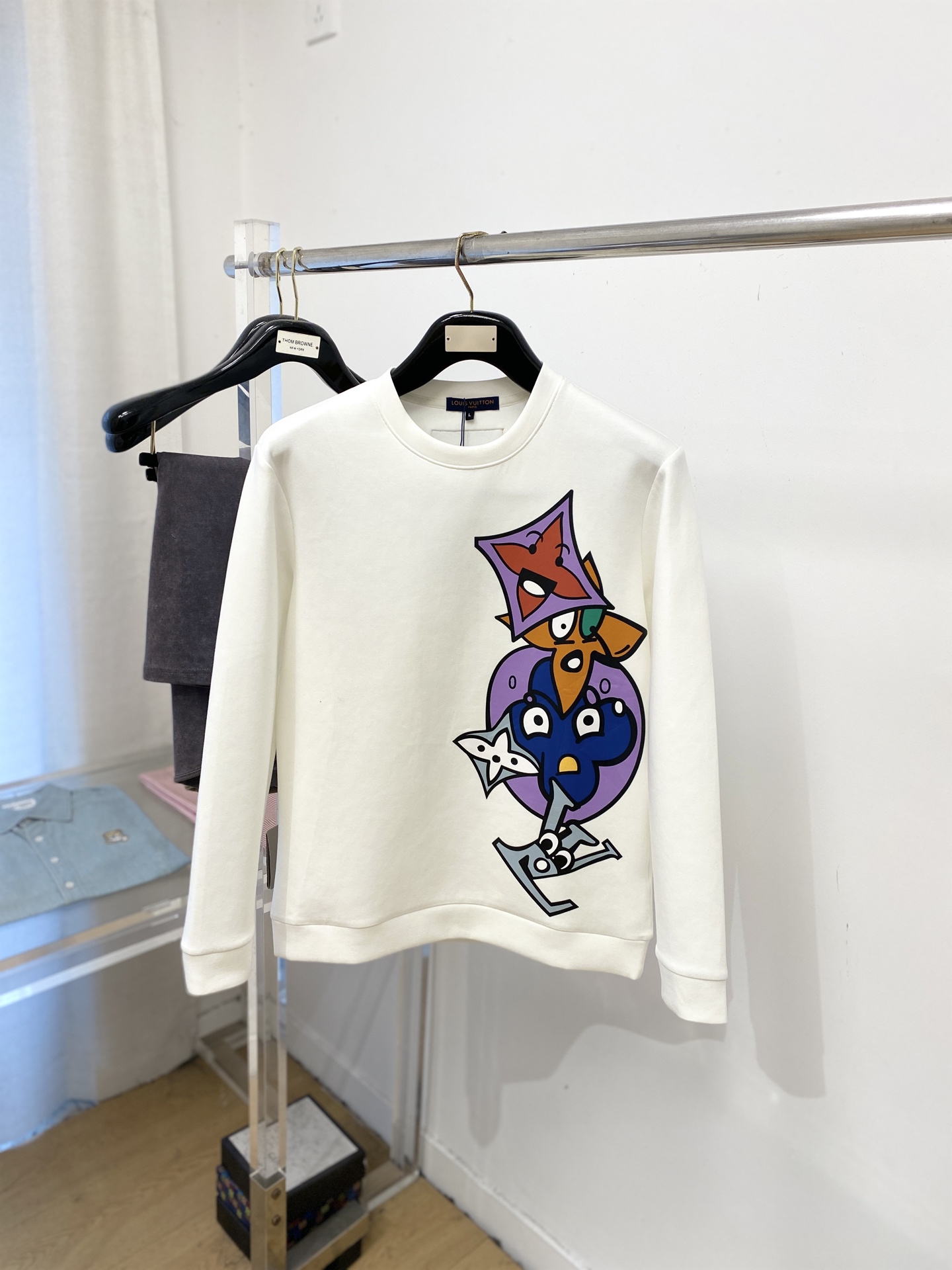 🌾退换！ 路易威登、2025新品长袖卫衣，帅气时尚，胸前顶级印花字母图案logo，简约百搭款。面料棉 不