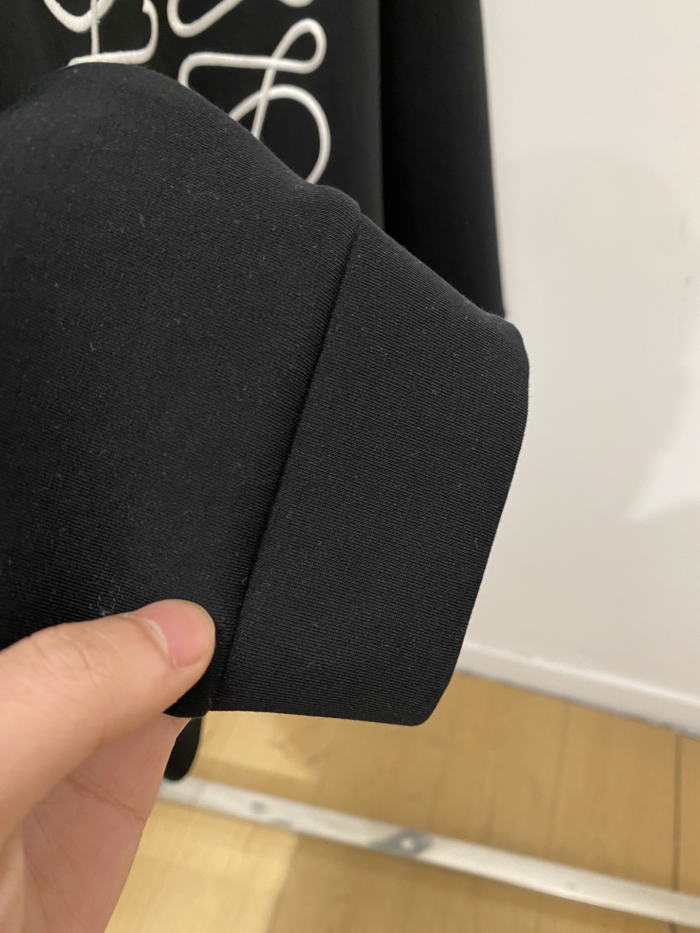 🌾退换！ 罗意威、2025新品长袖卫衣，帅气时尚，胸前精致刺绣图案字母logo，简约百搭款。面料棉 不仅