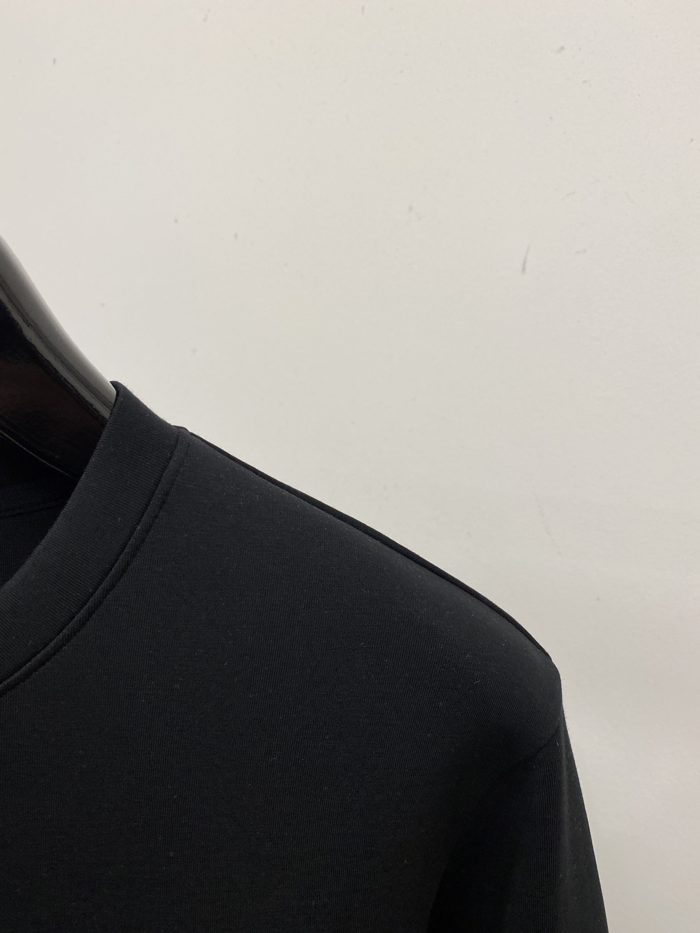 🌾退换！ 罗意威、2025新品长袖卫衣，帅气时尚，胸前精致刺绣图案字母logo，简约百搭款。面料棉 不仅