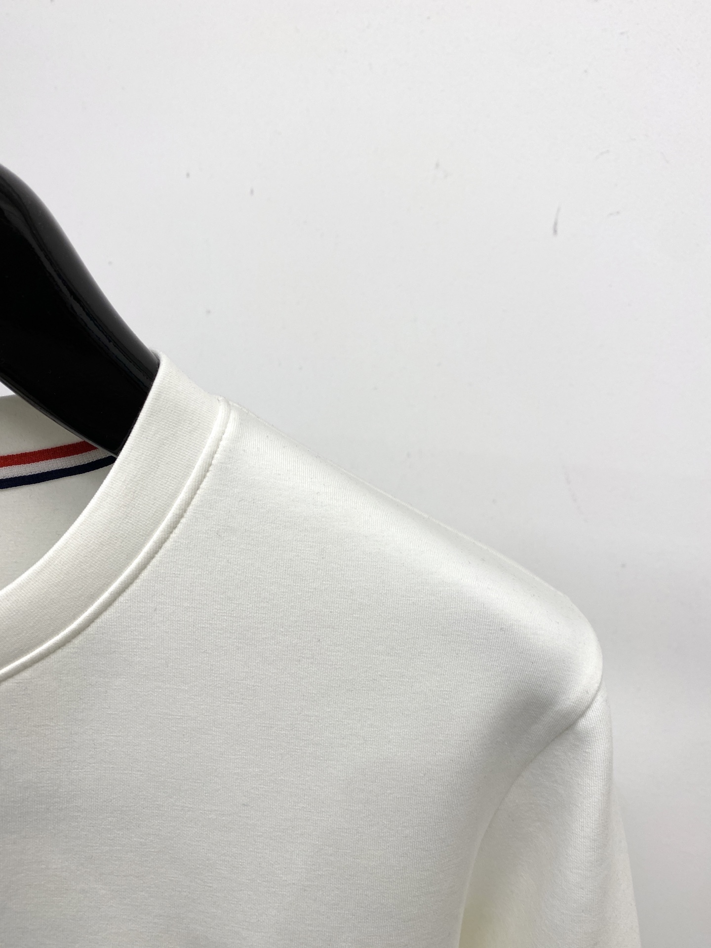 🌾退换！ 蒙口、2025新品长袖卫衣，帅气时尚，胸前精致刺绣图案logo，简约百搭款。面料棉 不仅挺括，