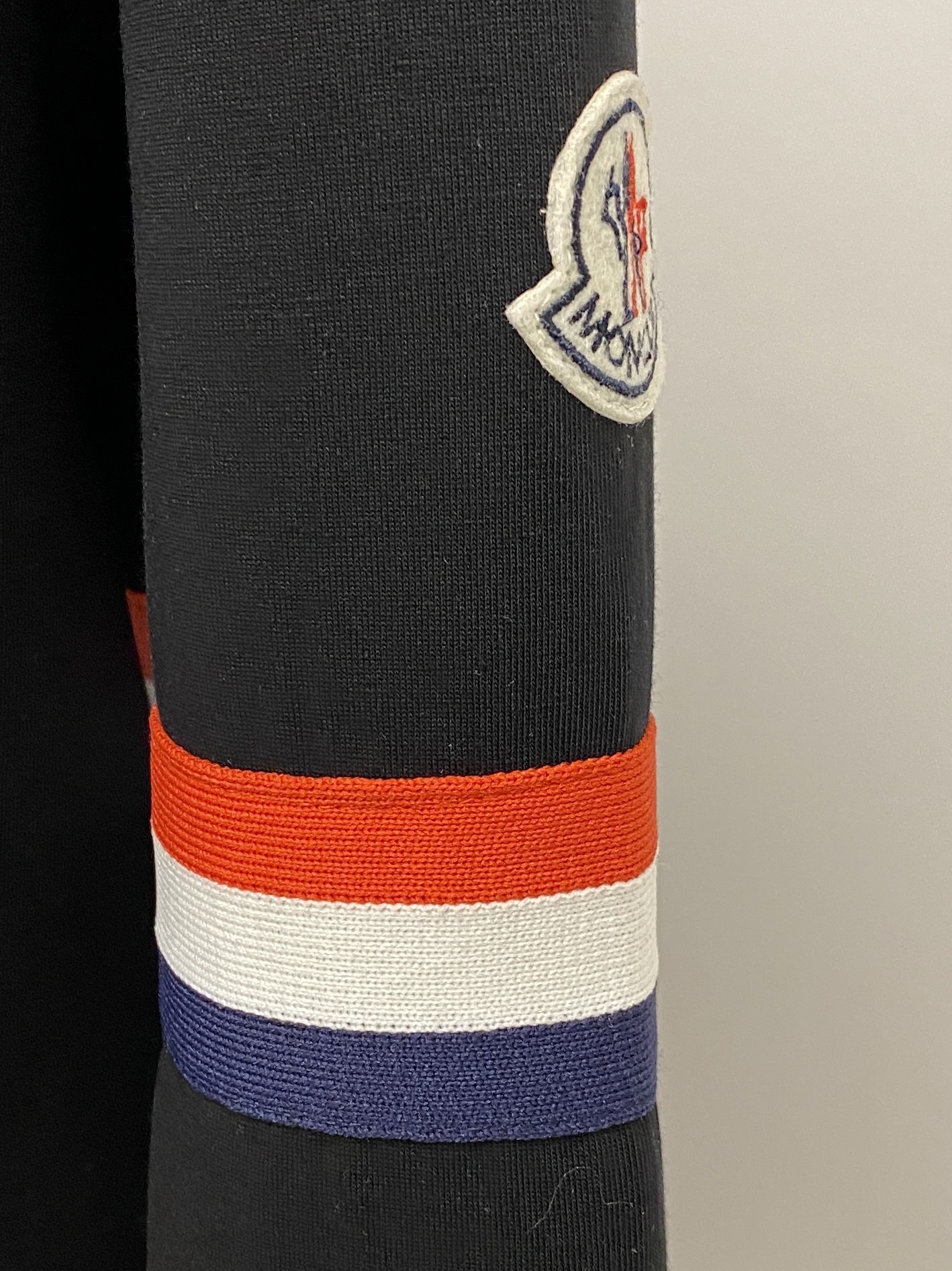 🌾退换！ 蒙口、2025新品长袖卫衣，帅气时尚，胸前精致刺绣字母图案logo，简约百搭款。面料棉 不仅挺