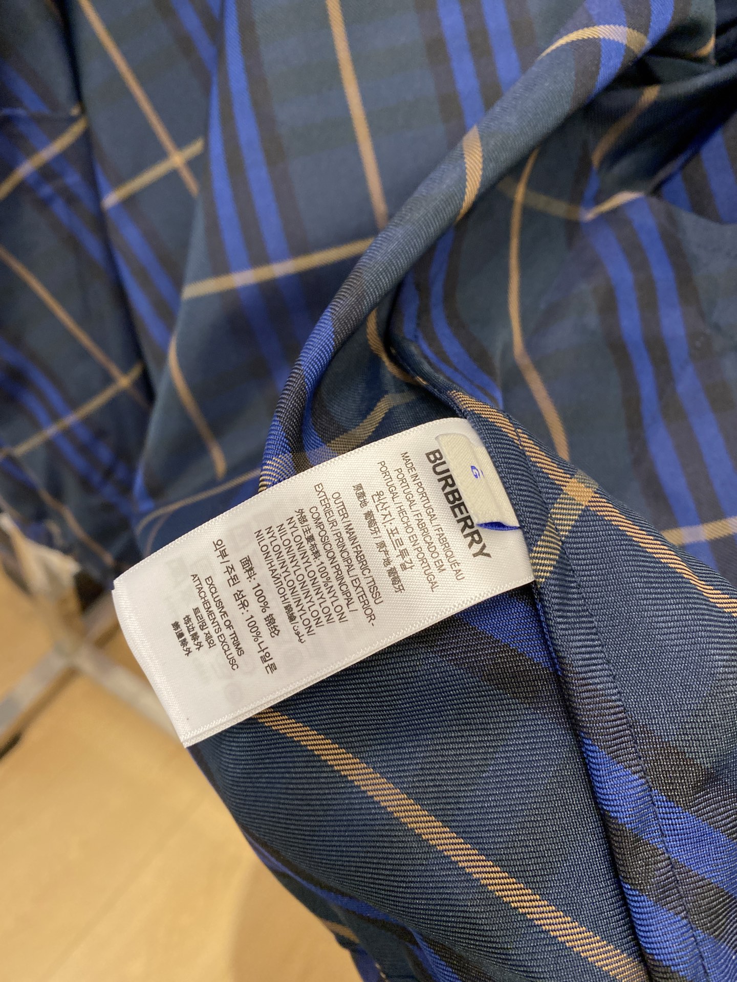 ￼ 🌾退换！巴宝莉、2025新品夹克外套，时尚帅气，简约百搭款，胸前刺绣装饰图案logo，定制原版面料，