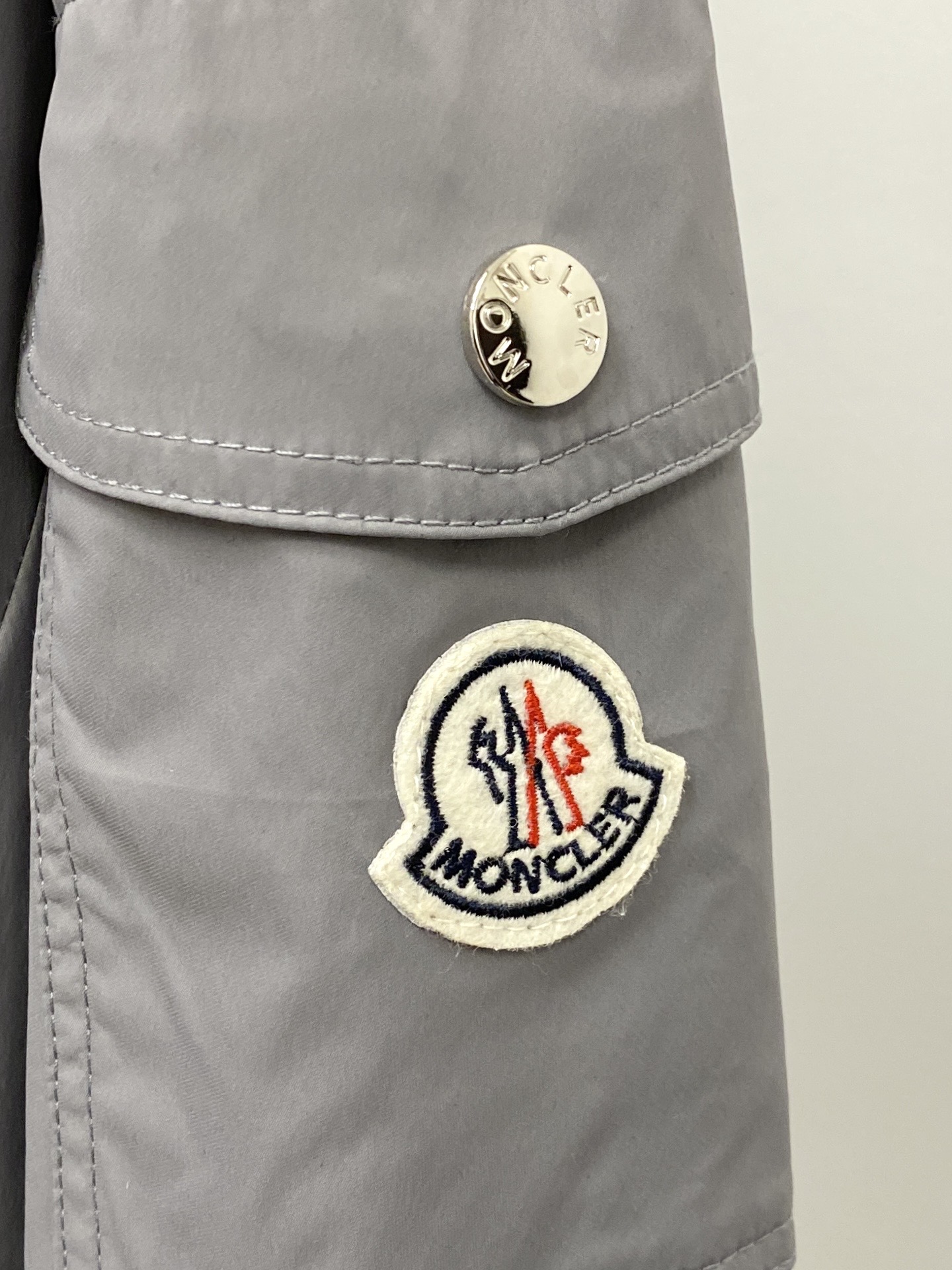 🌾退换！蒙口、2025新品夹克外套，时尚帅气，简约百搭款，袖口刺绣装饰图案logo，定制原版面料，不仅挺