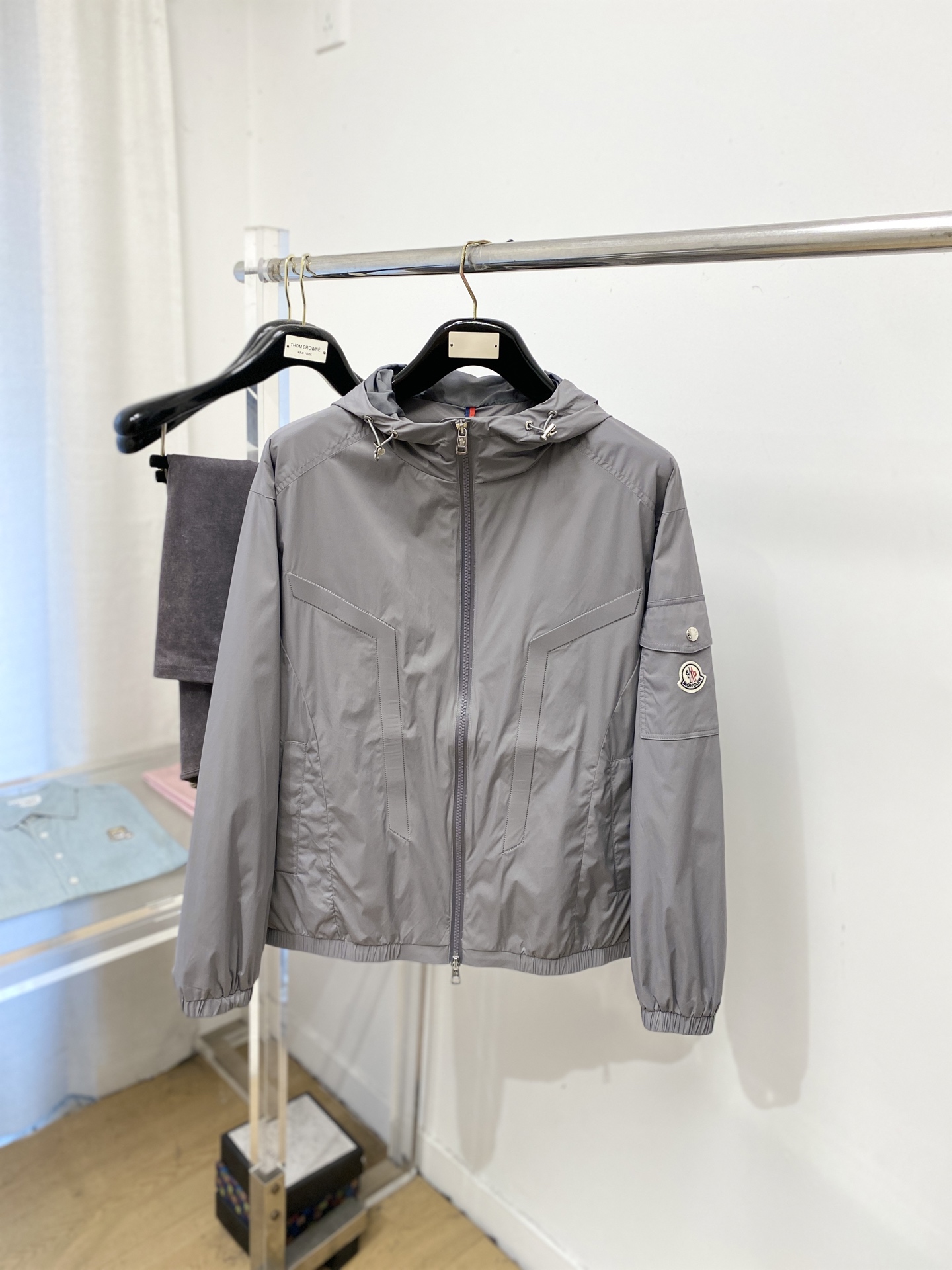 🌾退换！蒙口、2025新品夹克外套，时尚帅气，简约百搭款，袖口刺绣装饰图案logo，定制原版面料，不仅挺