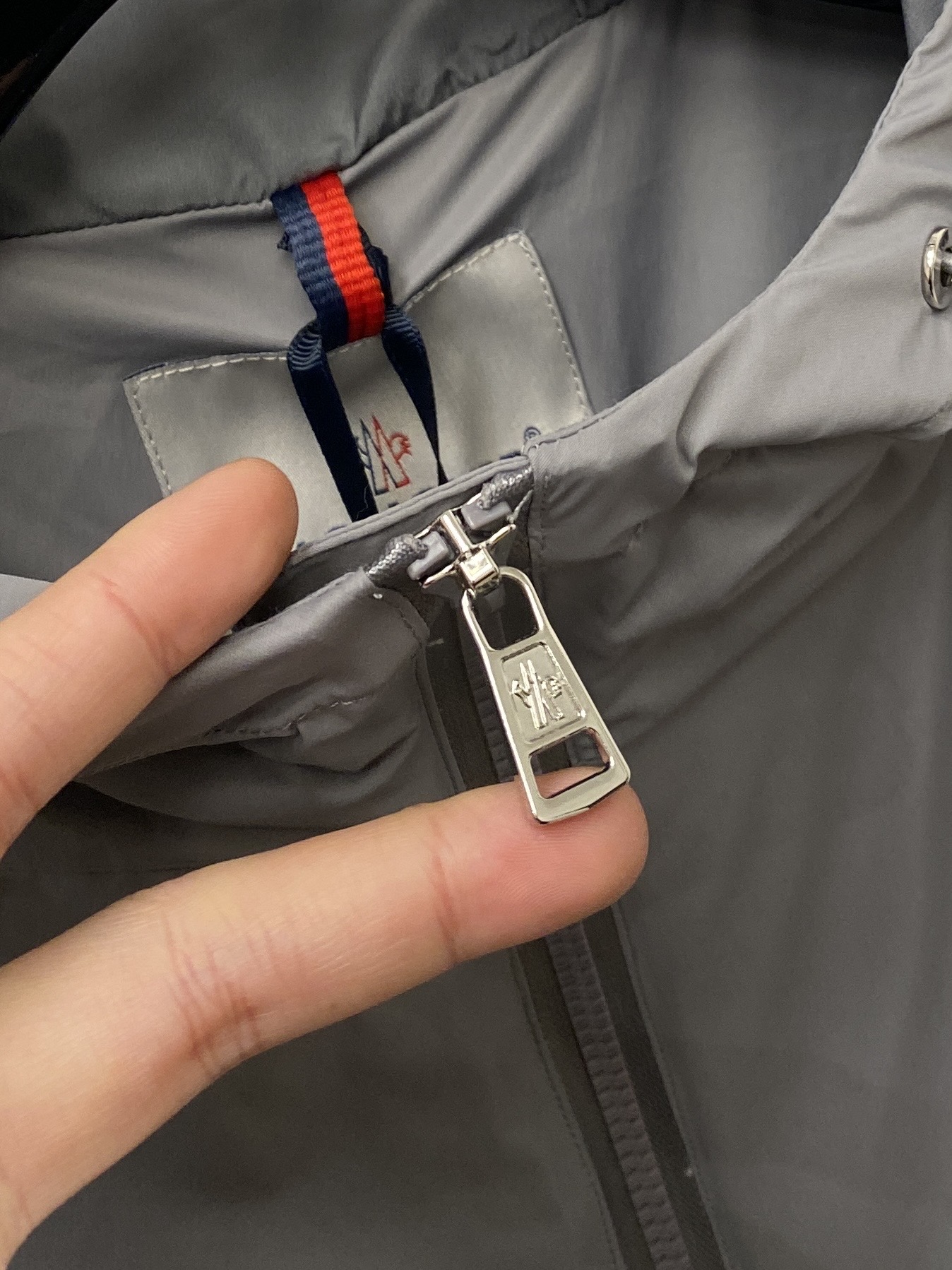 🌾退换！蒙口、2025新品夹克外套，时尚帅气，简约百搭款，袖口刺绣装饰图案logo，定制原版面料，不仅挺