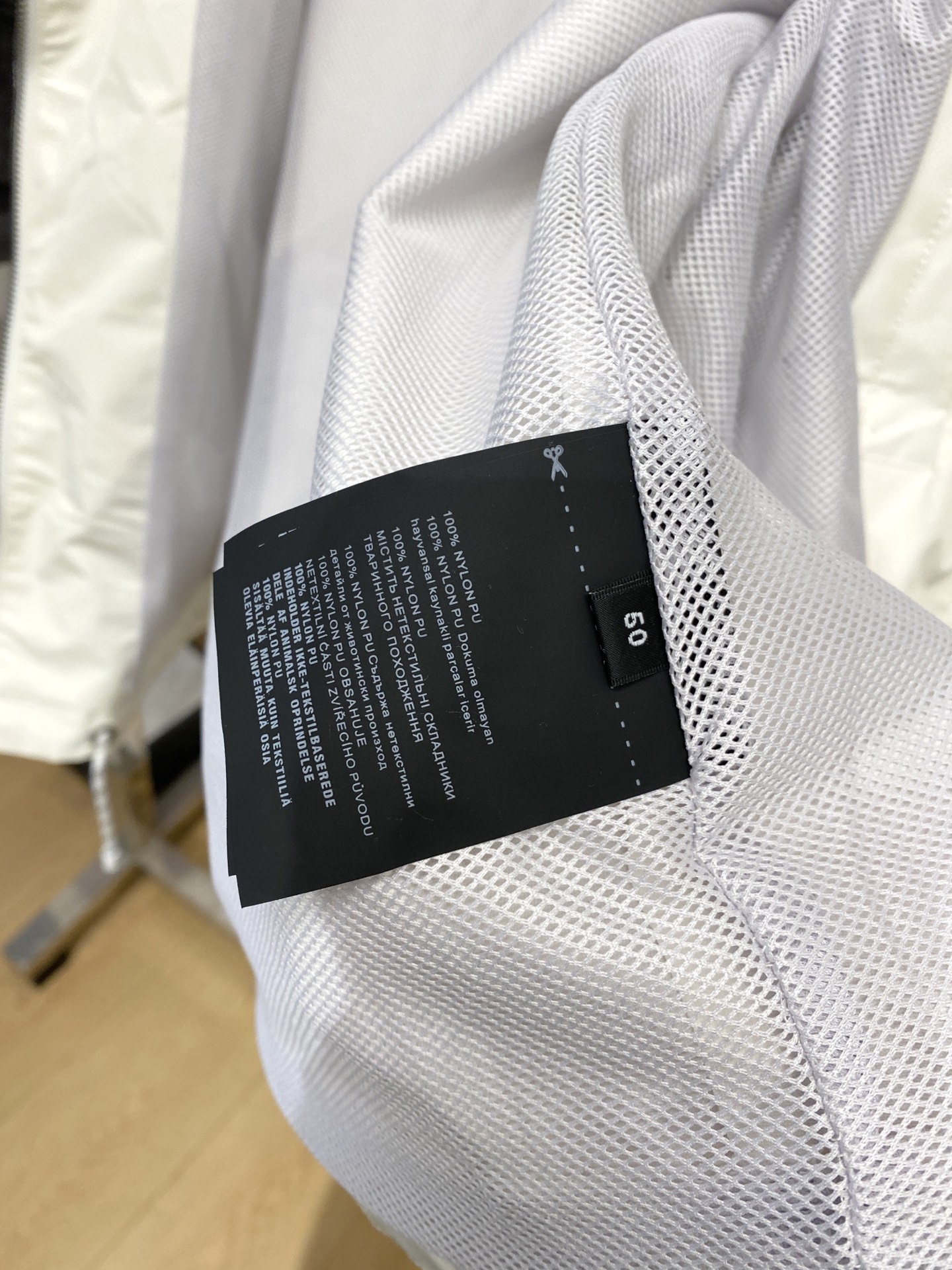 🌾退换！路易威登、2025新品夹克外套，时尚帅气，简约百搭款，胸前五金装饰字母logo，定制原版面料，不