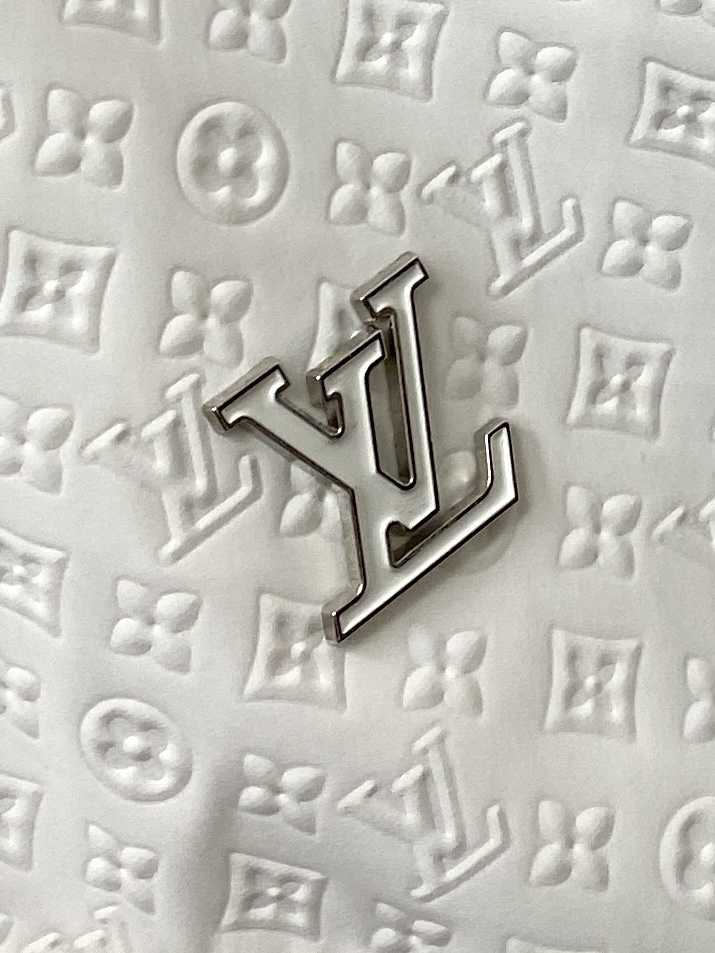 🌾退换！路易威登、2025新品夹克外套，时尚帅气，简约百搭款，胸前五金装饰字母logo，定制原版面料，不