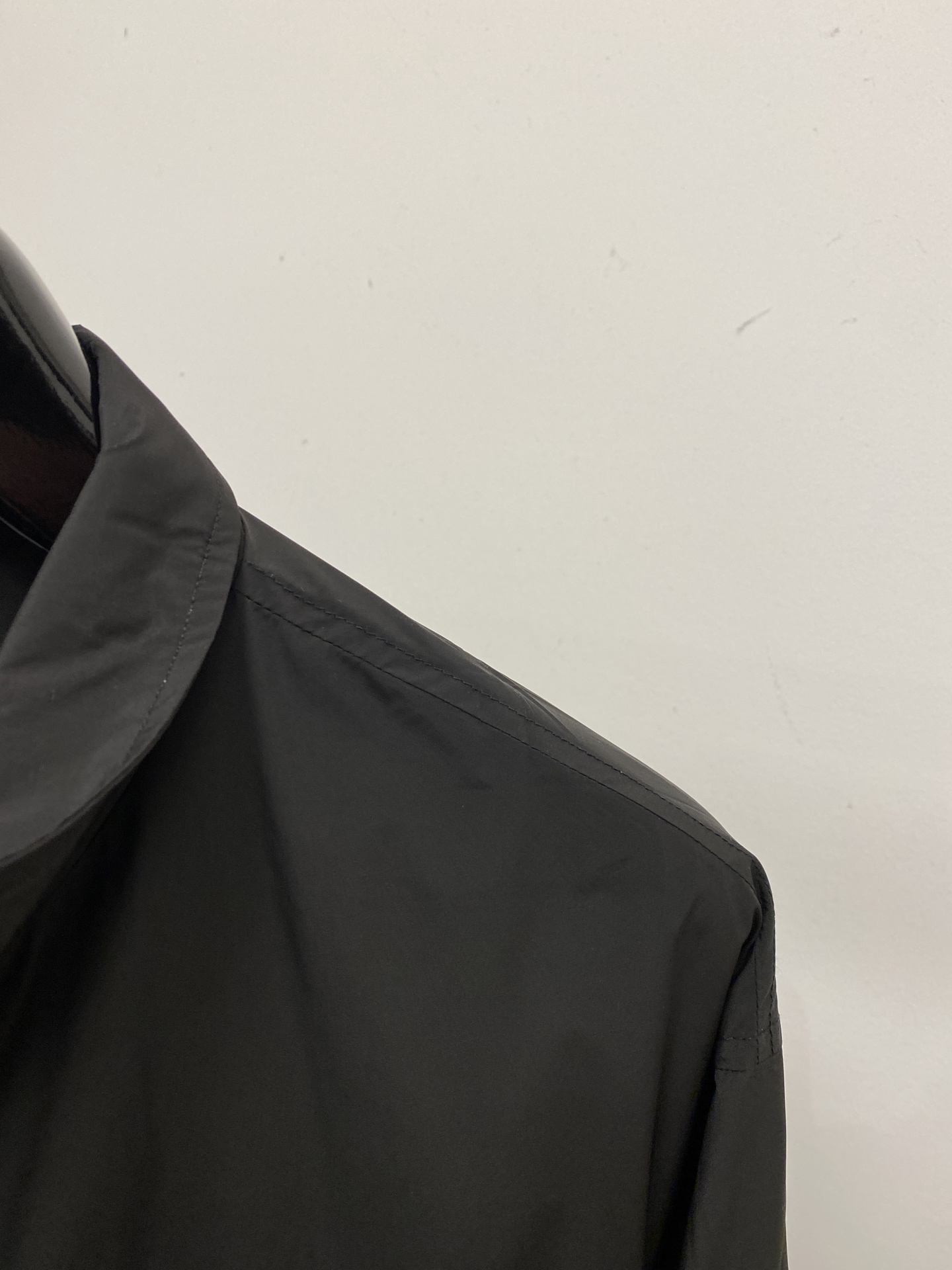 ￼ 🌾退换！蒙口、2025新品夹克外套，时尚帅气，简约百搭款，袖口刺绣装饰图案logo，定制原版面料，不