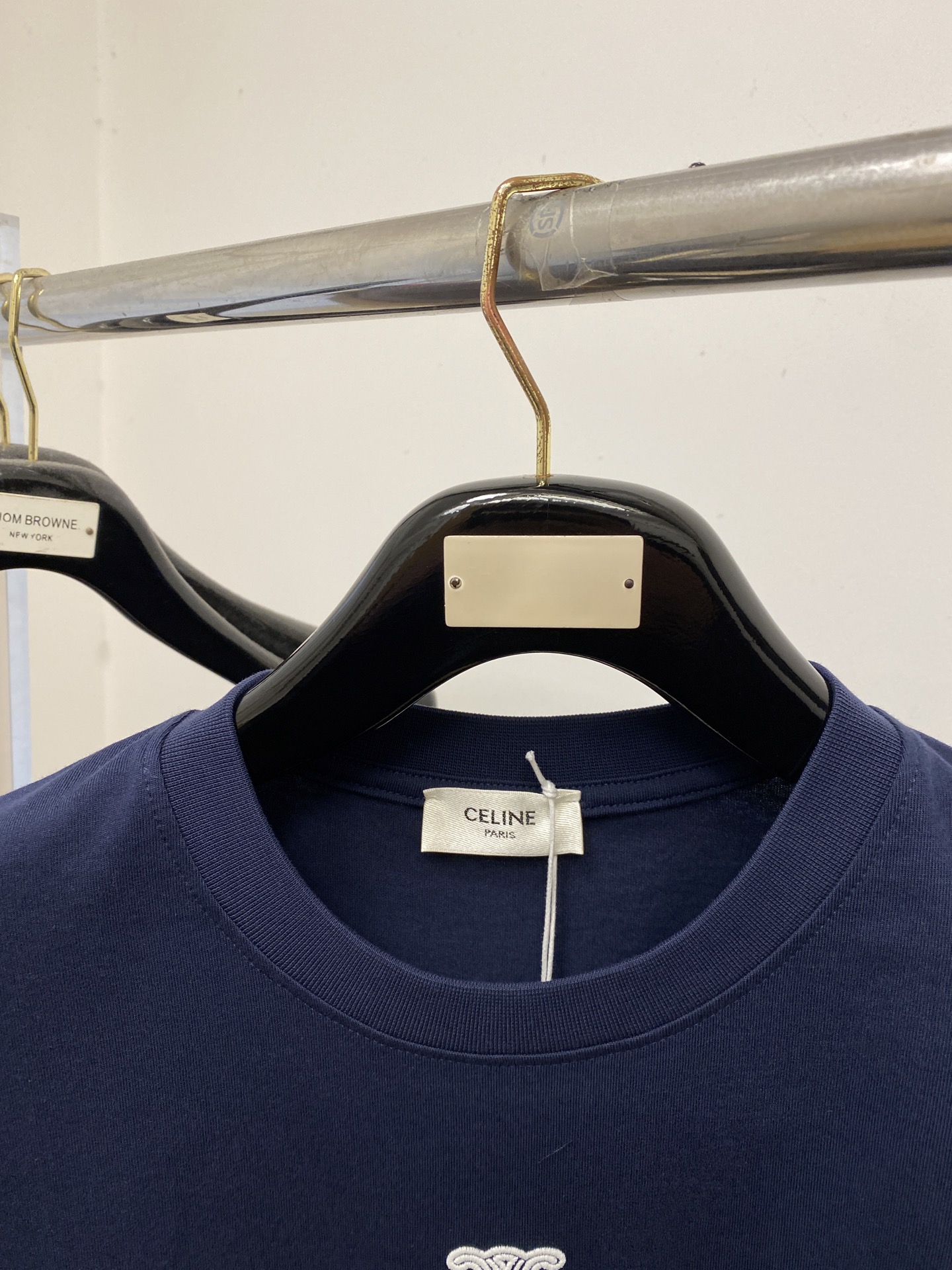 Celine 赛琳、2026新品短袖T恤，帅气时尚，简约百搭款。胸前精致刺绣图案logo，面料棉 不仅挺