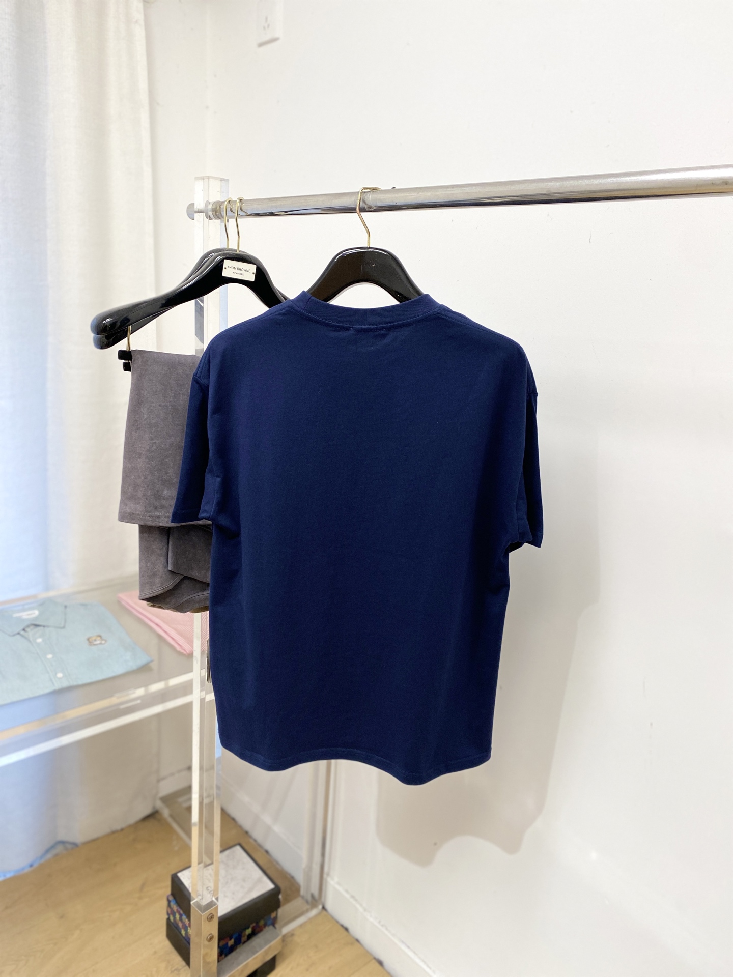 Celine 赛琳、2026新品短袖T恤，帅气时尚，简约百搭款。胸前精致刺绣图案logo，面料棉 不仅挺