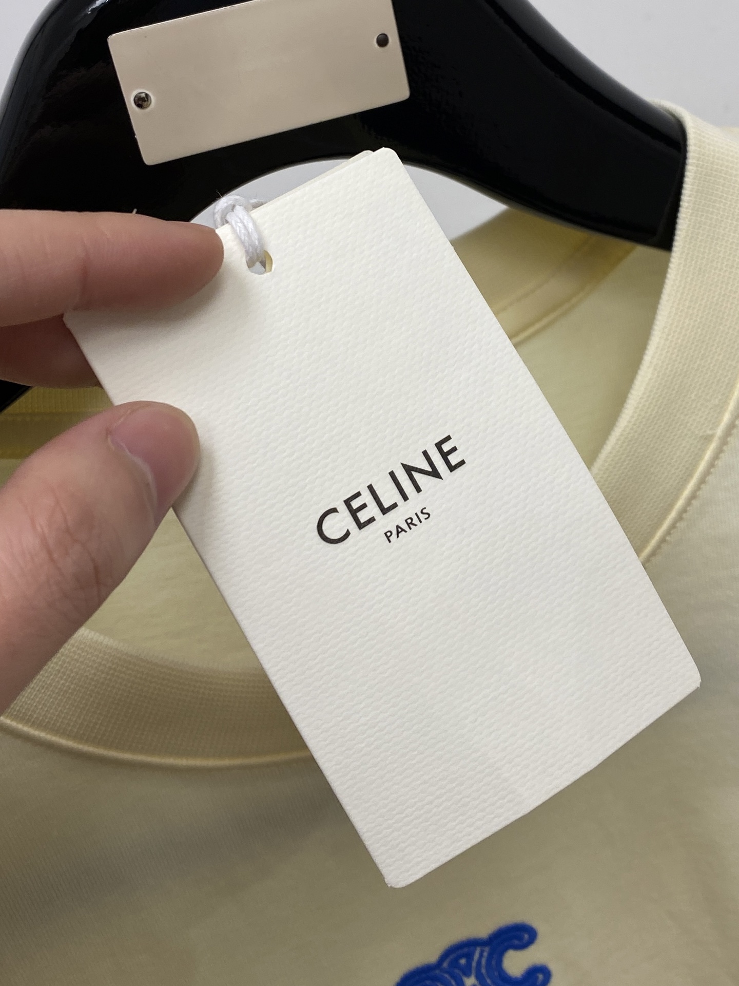 Celine 赛琳、2026新品短袖T恤，帅气时尚，简约百搭款。胸前精致刺绣图案logo，面料棉 不仅挺