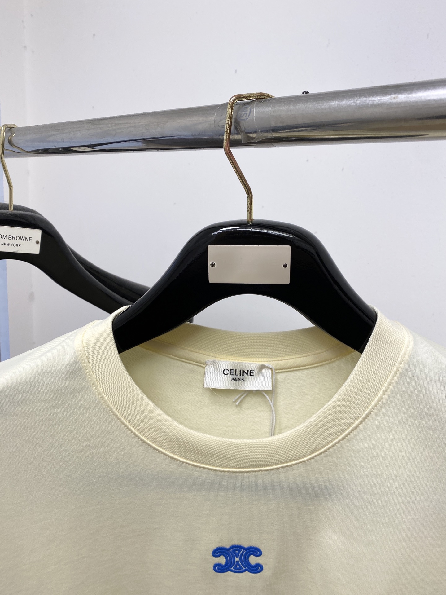 Celine 赛琳、2026新品短袖T恤，帅气时尚，简约百搭款。胸前精致刺绣图案logo，面料棉 不仅挺