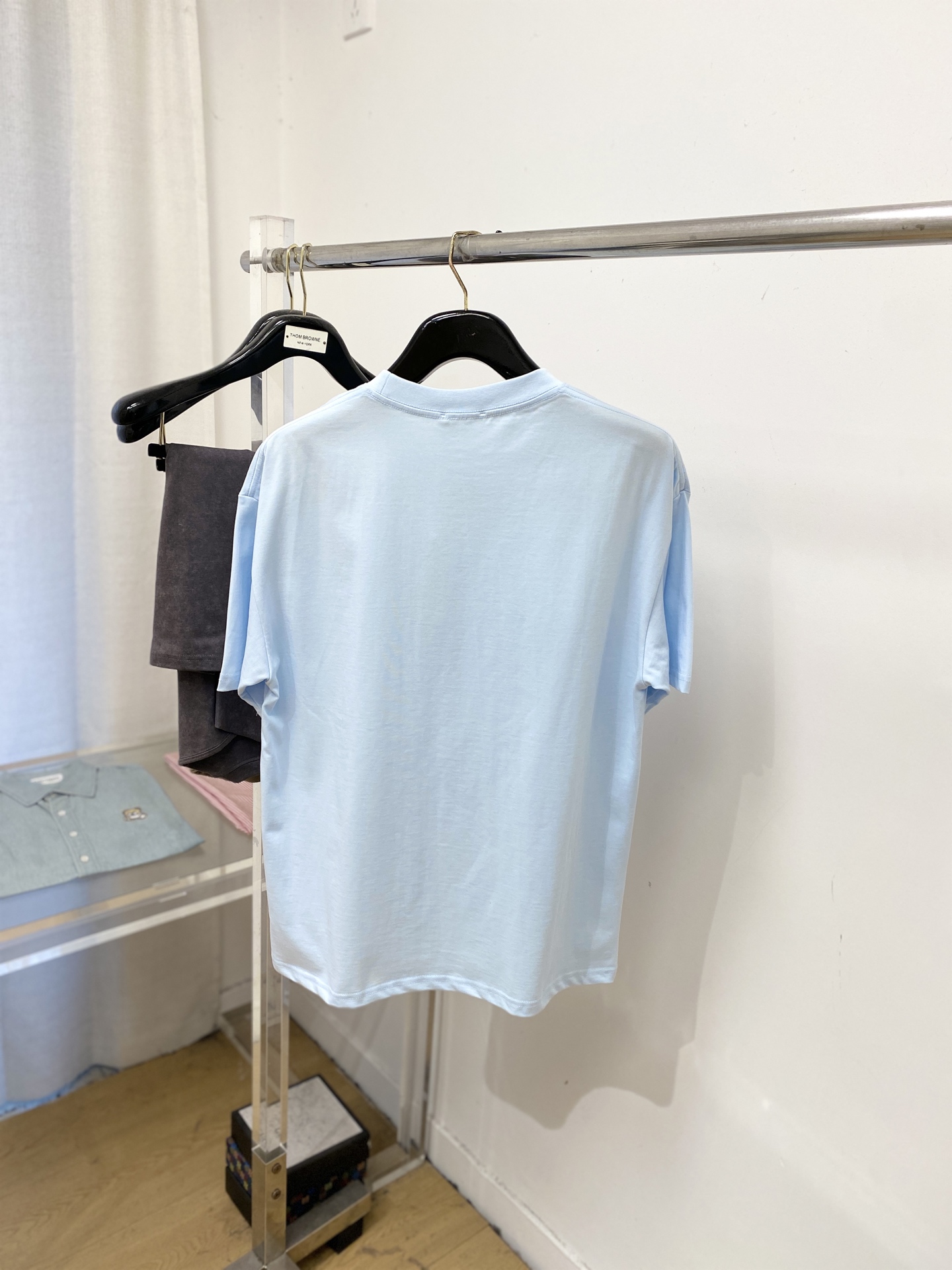 Celine 赛琳、2026新品短袖T恤，帅气时尚，简约百搭款。胸前精致刺绣图案logo，面料棉 不仅挺