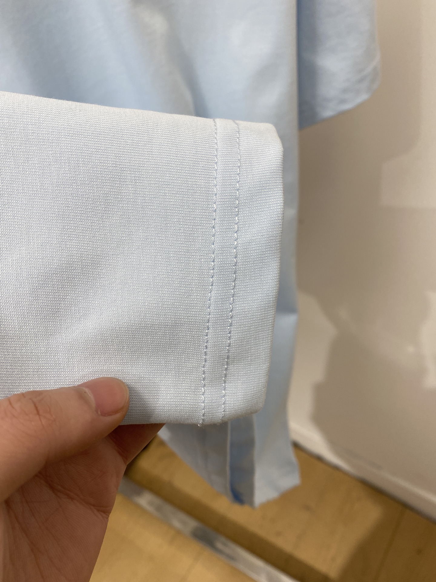 Celine 赛琳、2026新品短袖T恤，帅气时尚，简约百搭款。胸前精致刺绣图案logo，面料棉 不仅挺