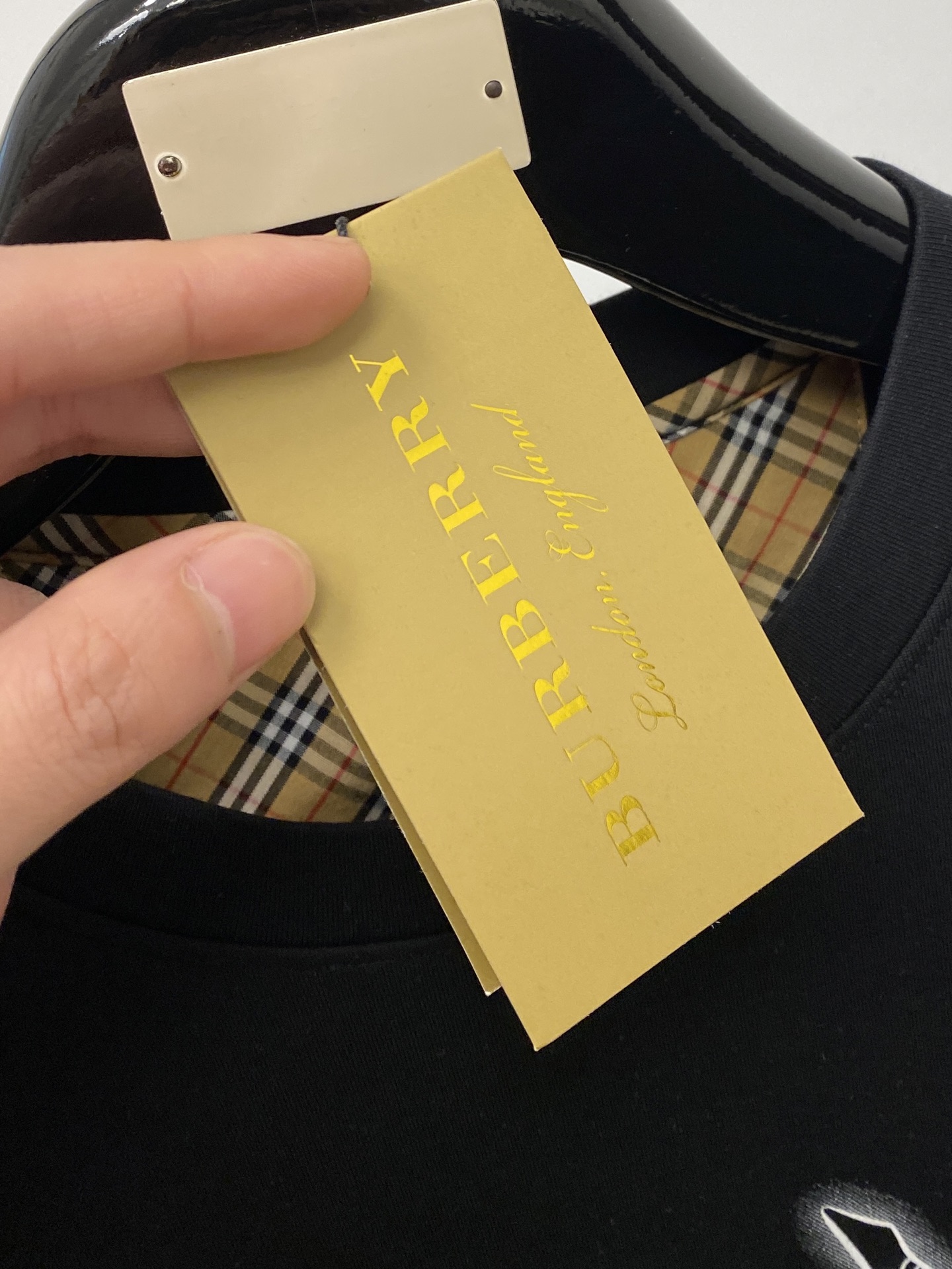 🌾退换！ 巴宝莉、2025新品长袖卫衣，帅气时尚，胸前顶级印花字母图案logo，简约百搭款。面料棉 不仅