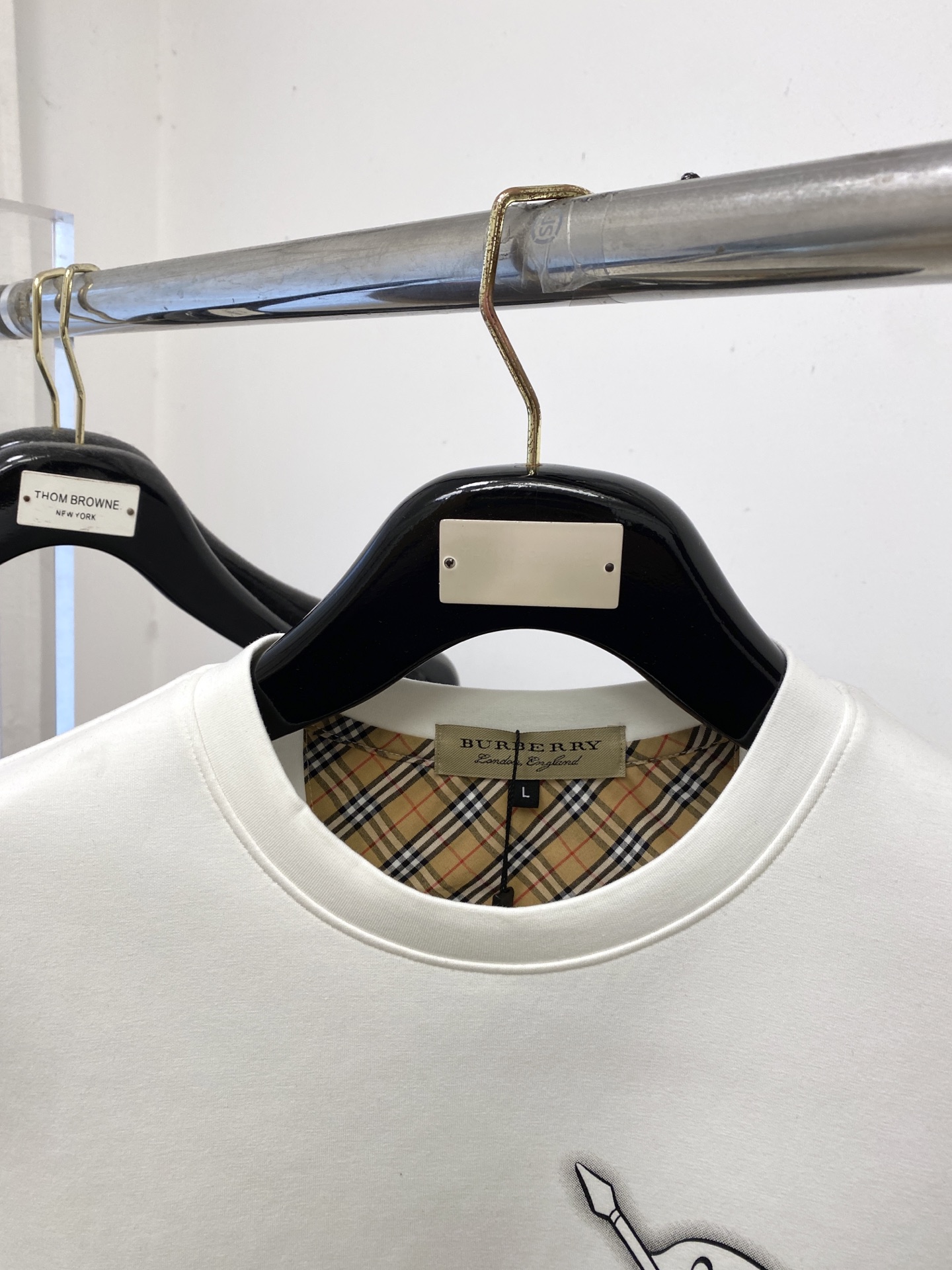 🌾退换！ 巴宝莉、2025新品长袖卫衣，帅气时尚，胸前顶级印花字母图案logo，简约百搭款。面料棉 不仅