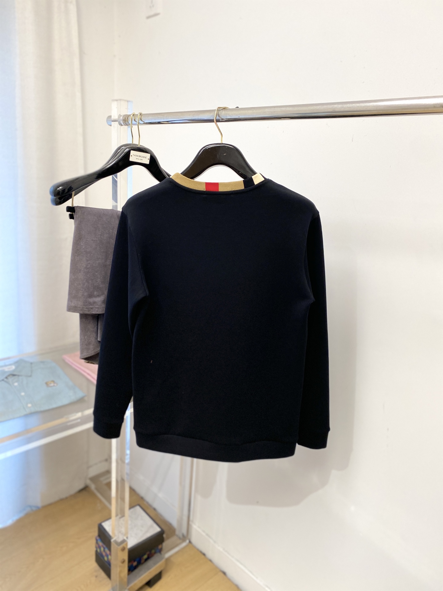 🌾退换！ 巴宝莉、2025新品长袖卫衣，帅气时尚，胸前顶级印胶字母logo，简约百搭款。面料棉 不仅挺括