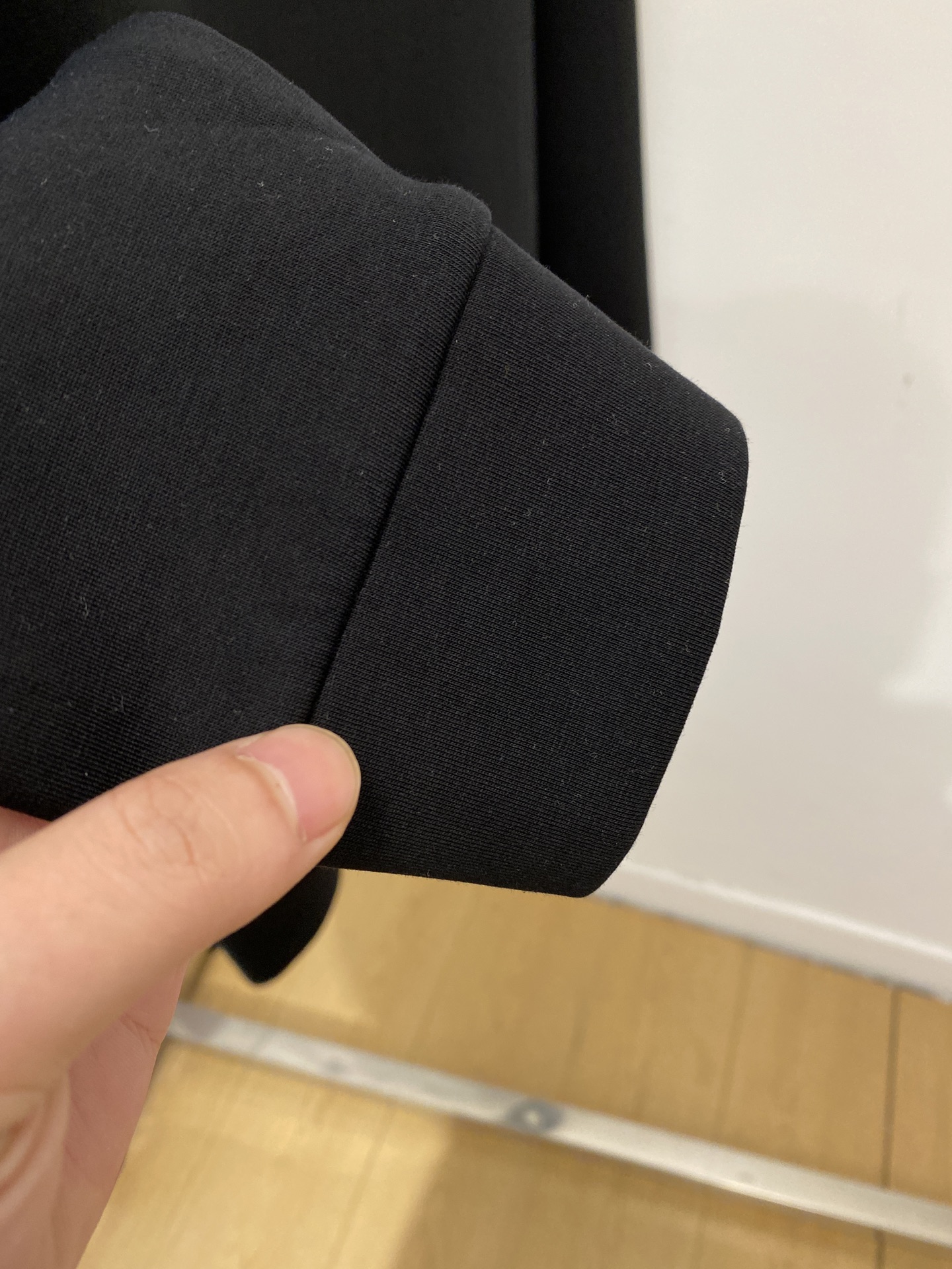 🌾退换！ 巴宝莉、2025新品长袖卫衣，帅气时尚，胸前顶级印胶字母logo，简约百搭款。面料棉 不仅挺括