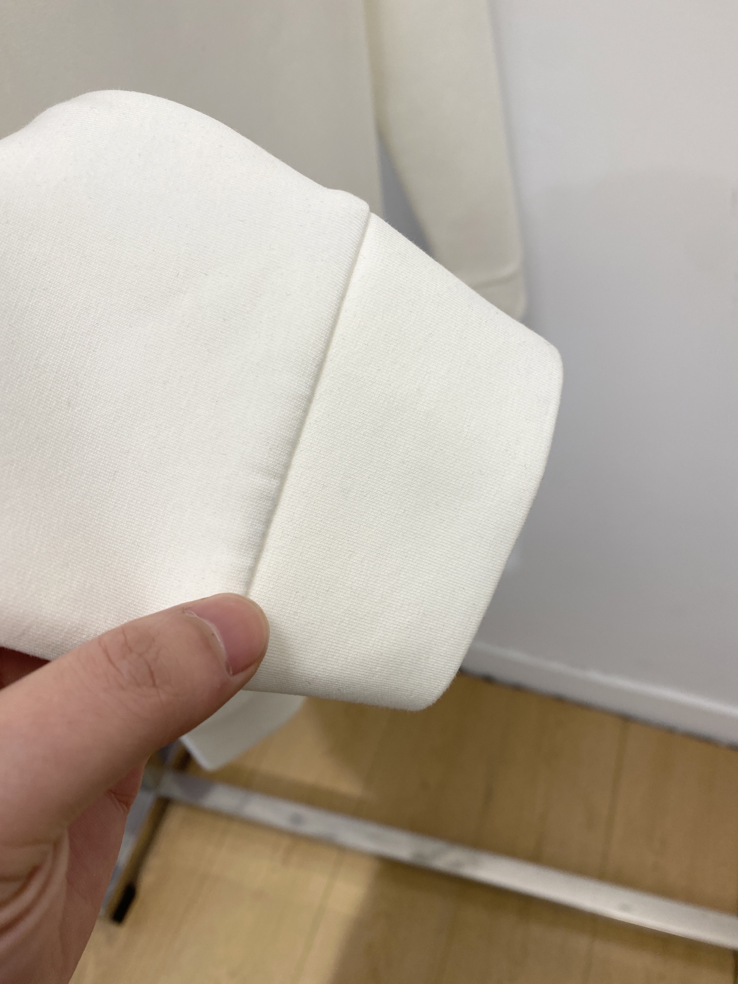 🌾退换！ 巴宝莉、2025新品长袖卫衣，帅气时尚，胸前顶级印胶字母logo，简约百搭款。面料棉 不仅挺括