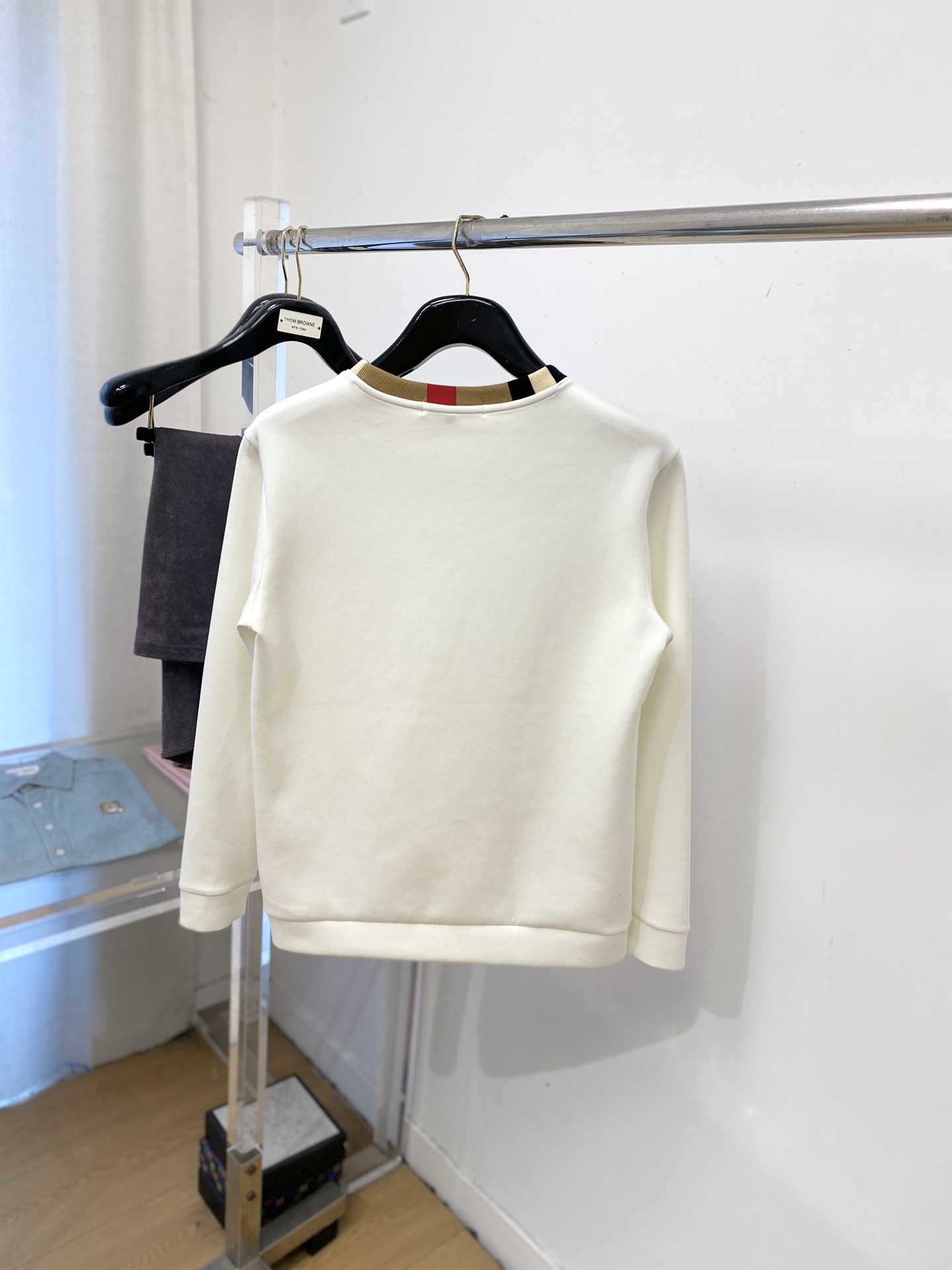 🌾退换！ 巴宝莉、2025新品长袖卫衣，帅气时尚，胸前顶级印胶字母logo，简约百搭款。面料棉 不仅挺括