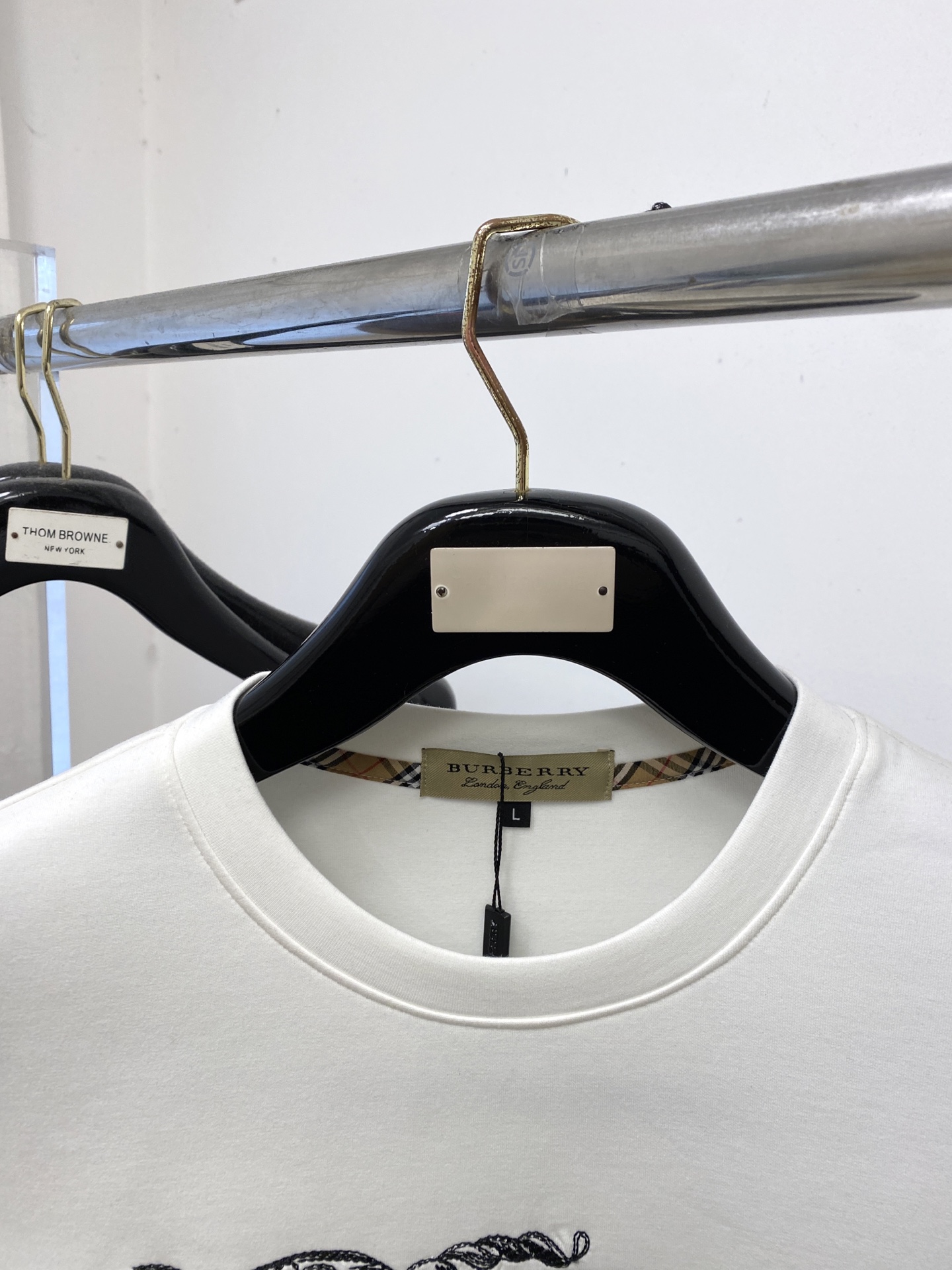 🌾退换！ 巴宝莉、2025新品长袖卫衣，帅气时尚，胸前精致刺绣图案字母logo，简约百搭款。面料棉 不仅