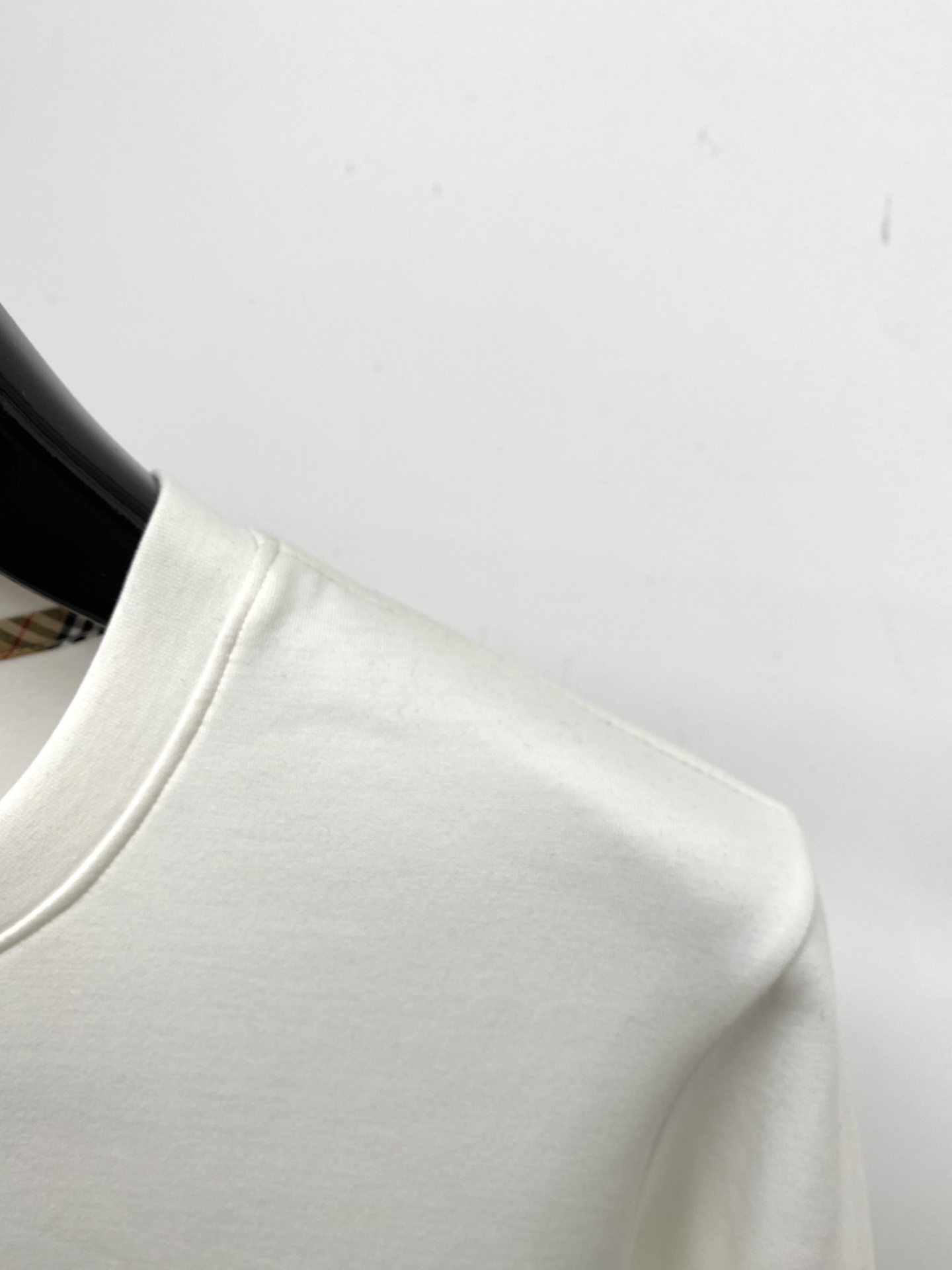 🌾退换！ 巴宝莉、2025新品长袖卫衣，帅气时尚，胸前精致刺绣图案字母logo，简约百搭款。面料棉 不仅