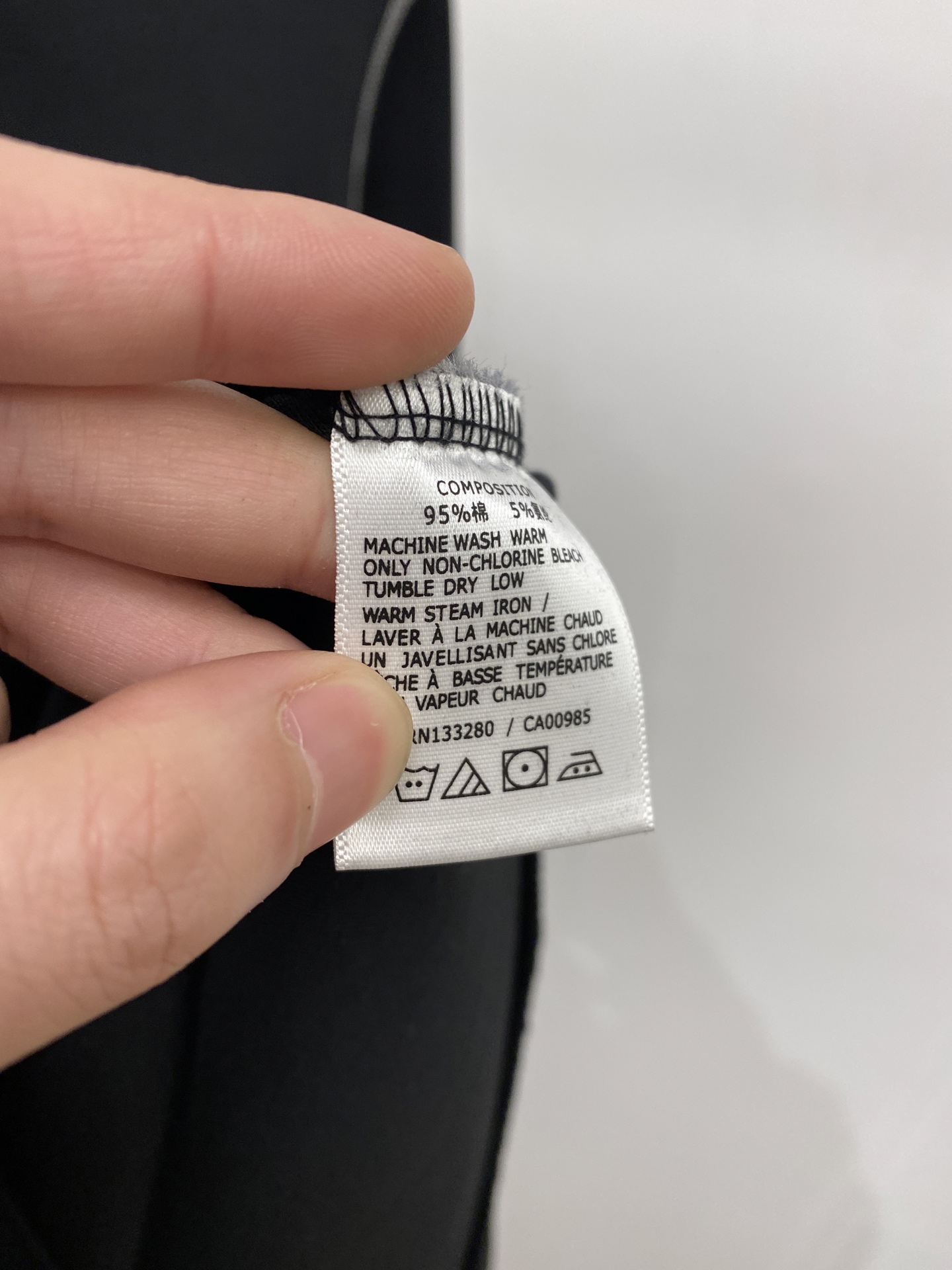 🌾退换！ DG、2025新品长袖卫衣，帅气时尚，胸前五金装饰字母logo，简约百搭款。面料棉 不仅挺括，