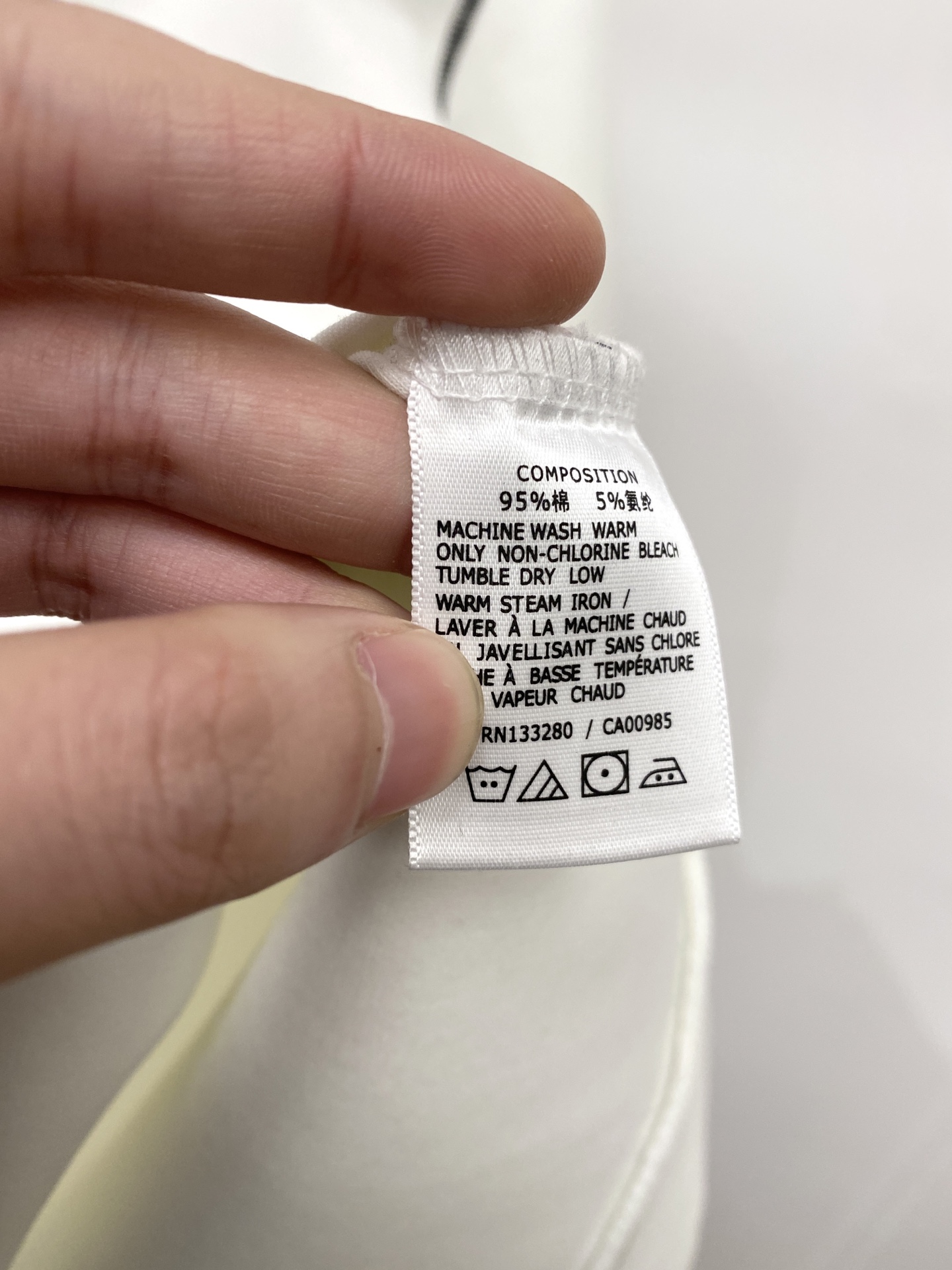 🌾退换！ DG、2025新品长袖卫衣，帅气时尚，胸前五金装饰字母logo，简约百搭款。面料棉 不仅挺括，