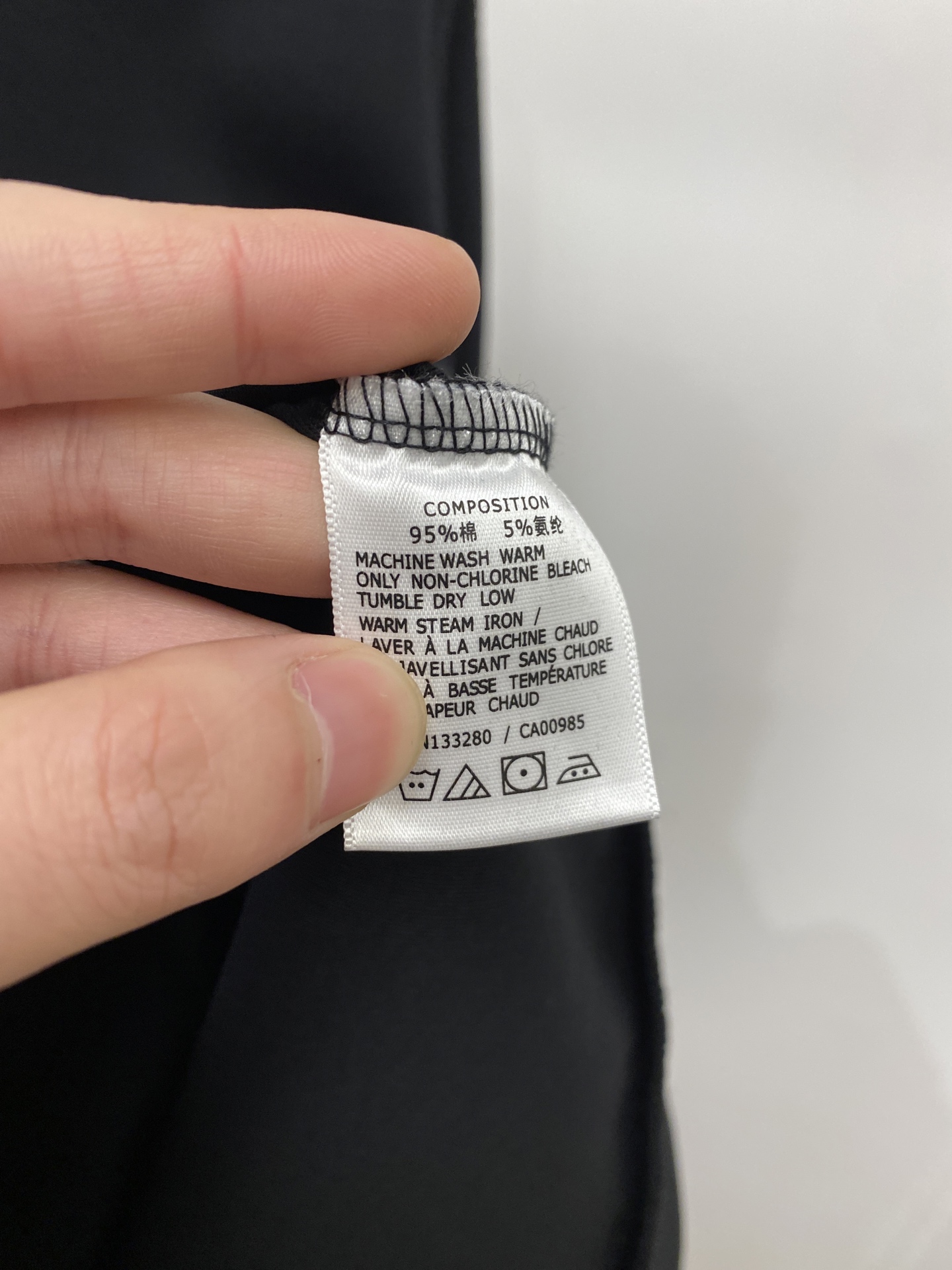 🌾退换！ DG、2025新品长袖卫衣，帅气时尚，胸前五金装饰字母logo，简约百搭款。面料棉 不仅挺括，