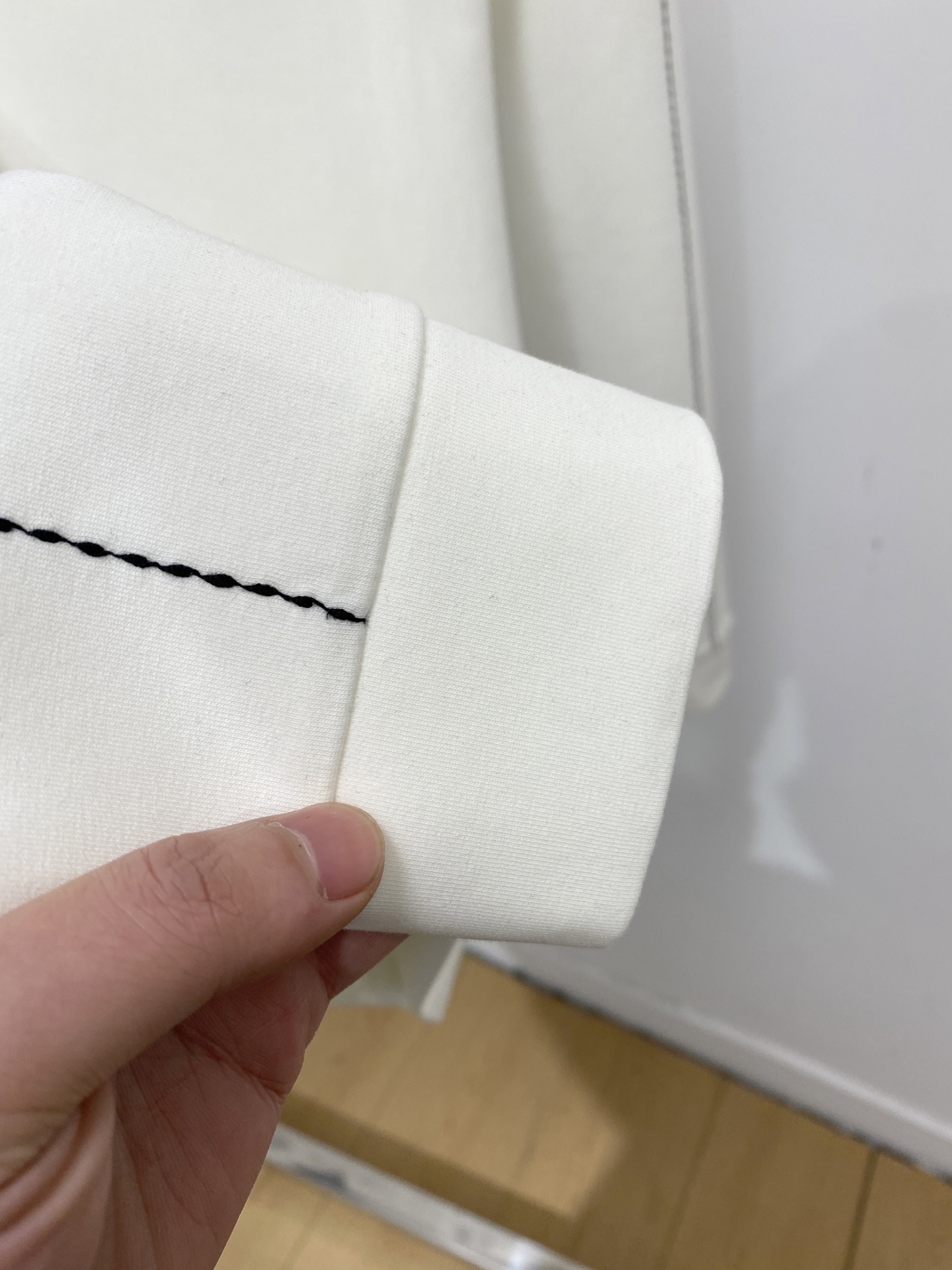 🌾退换！ DG、2025新品长袖卫衣，帅气时尚，胸前五金装饰字母logo，简约百搭款。面料棉 不仅挺括，