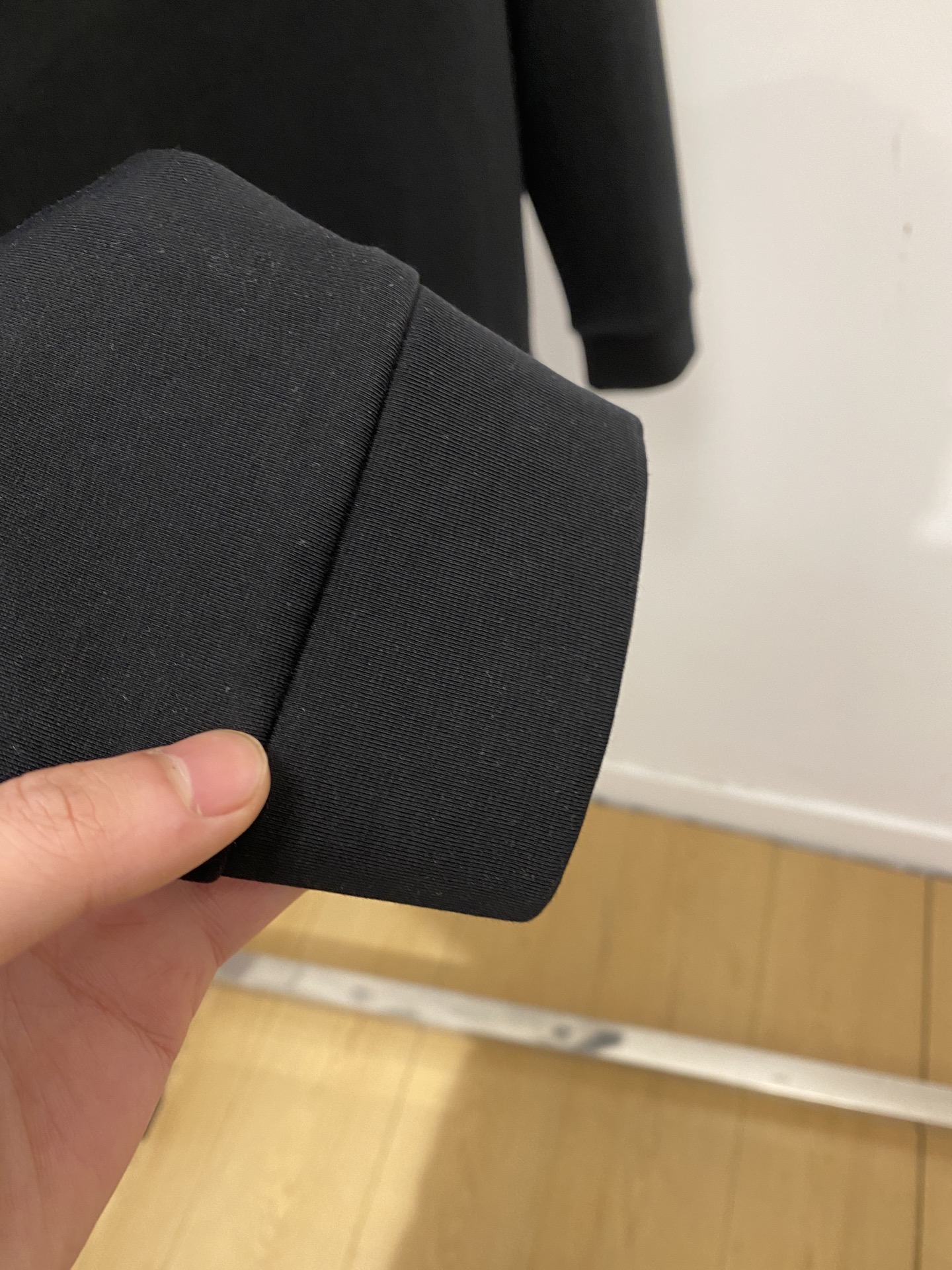 🌾退换！ 古奇、2025新品长袖卫衣，帅气时尚，胸前精致刺绣字母logo，简约百搭款。面料棉 不仅挺括，