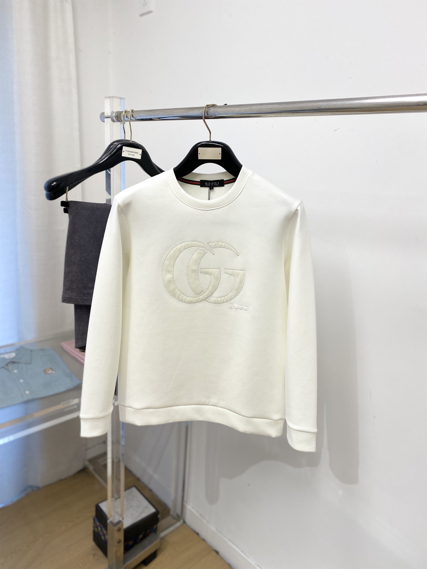 🌾退换！ 古奇、2025新品长袖卫衣，帅气时尚，胸前精致刺绣字母logo，简约百搭款。面料棉 不仅挺括，