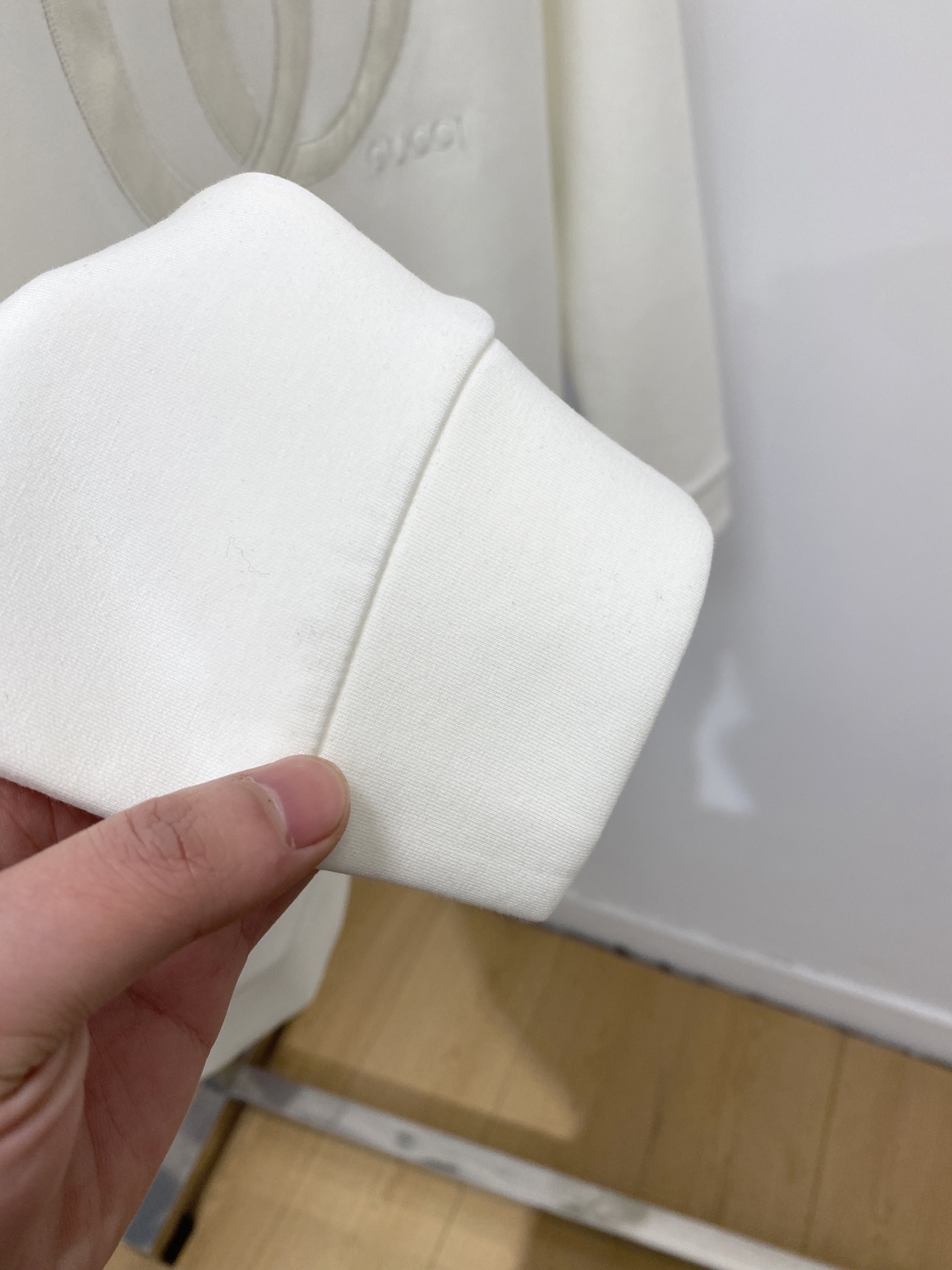 🌾退换！ 古奇、2025新品长袖卫衣，帅气时尚，胸前精致刺绣字母logo，简约百搭款。面料棉 不仅挺括，