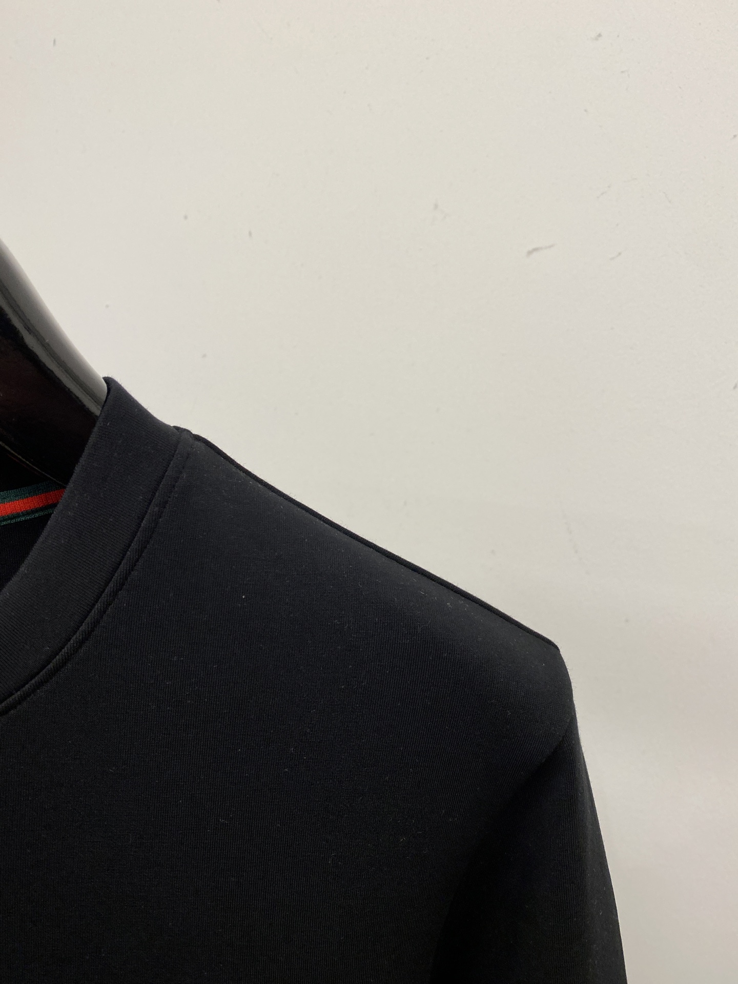 🌾退换！ 古奇、2025新品长袖卫衣，帅气时尚，衣下顶级印花字母logo，简约百搭款。面料棉 不仅挺括，