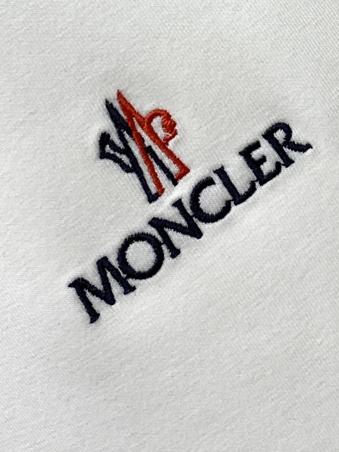 🌾退换！ 蒙口、2025新品长袖卫衣，帅气时尚，胸前精致刺绣图案字母logo，简约百搭款。面料棉 不仅挺