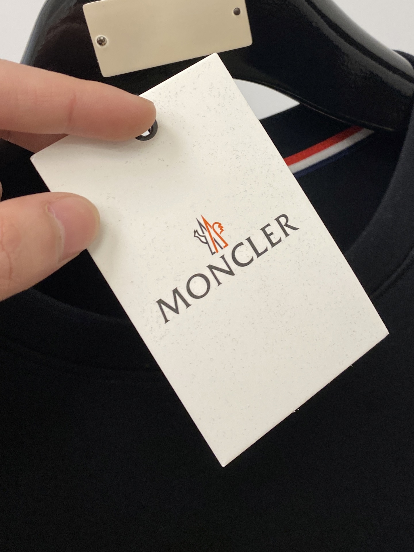 🌾退换！ 蒙口、2025新品长袖卫衣，帅气时尚，胸前精致刺绣图案logo，简约百搭款。面料棉 不仅挺括，