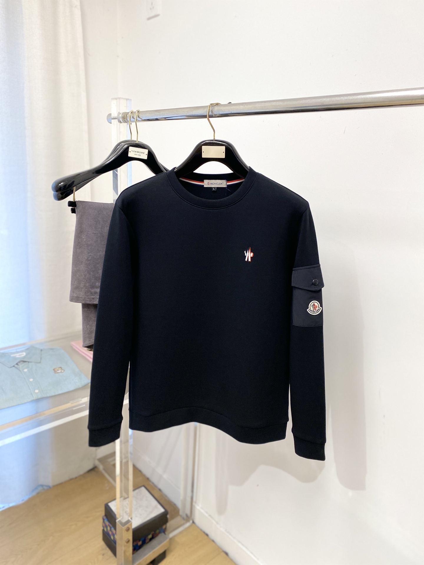 🌾退换！ 蒙口、2025新品长袖卫衣，帅气时尚，胸前精致刺绣图案logo，简约百搭款。面料棉 不仅挺括，