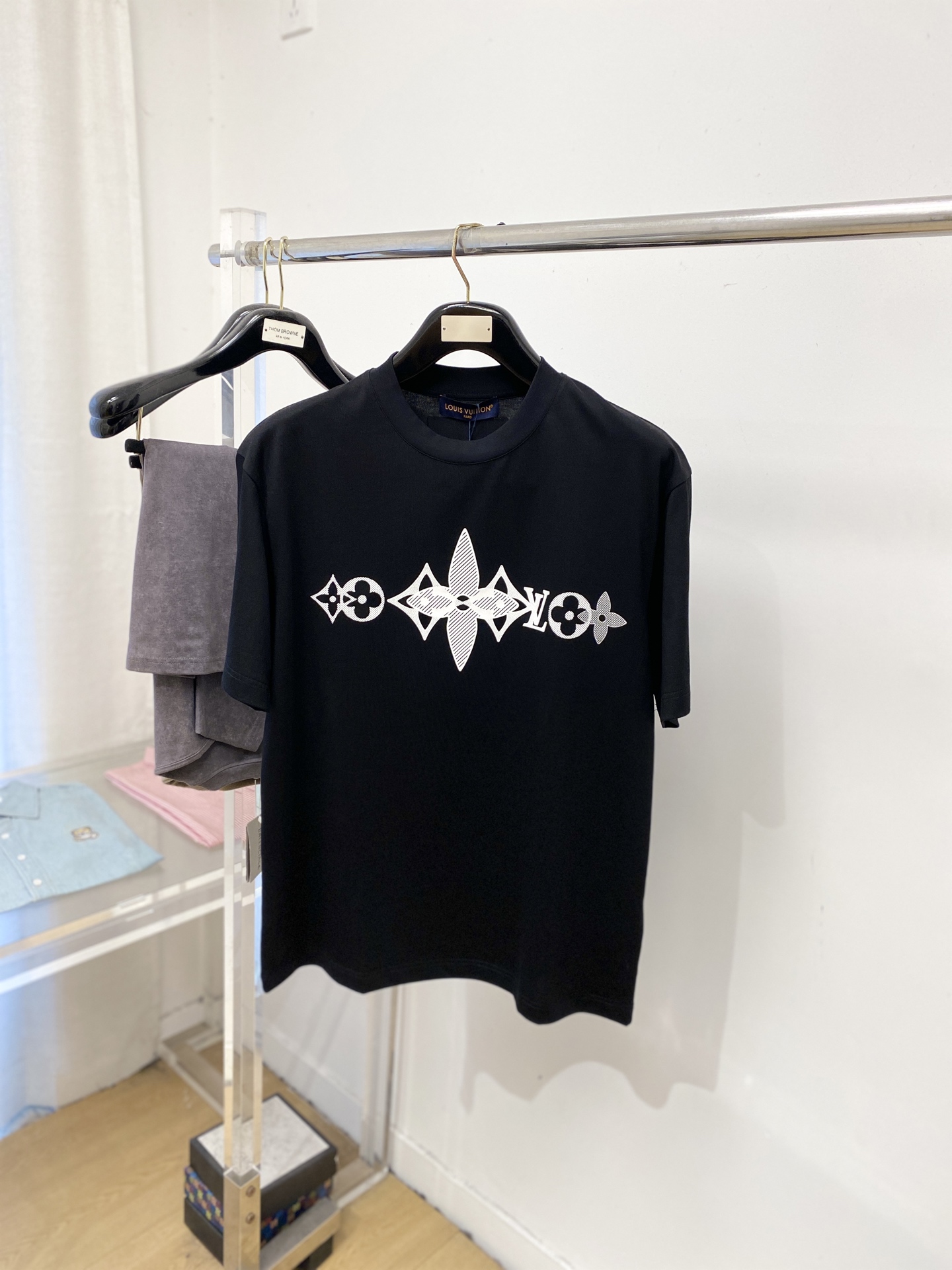 🌾退换！路易威登、2025新品短袖T恤，帅气时尚，胸前顶级印胶图案字母logo，简约百搭款。面料棉 不仅