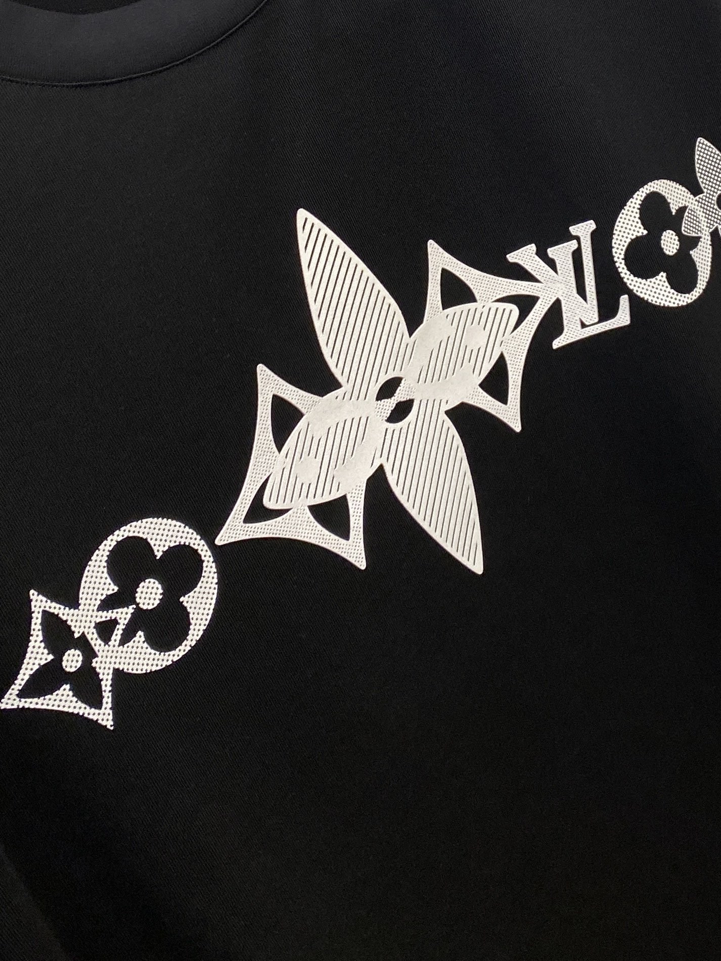 🌾退换！路易威登、2025新品短袖T恤，帅气时尚，胸前顶级印胶图案字母logo，简约百搭款。面料棉 不仅