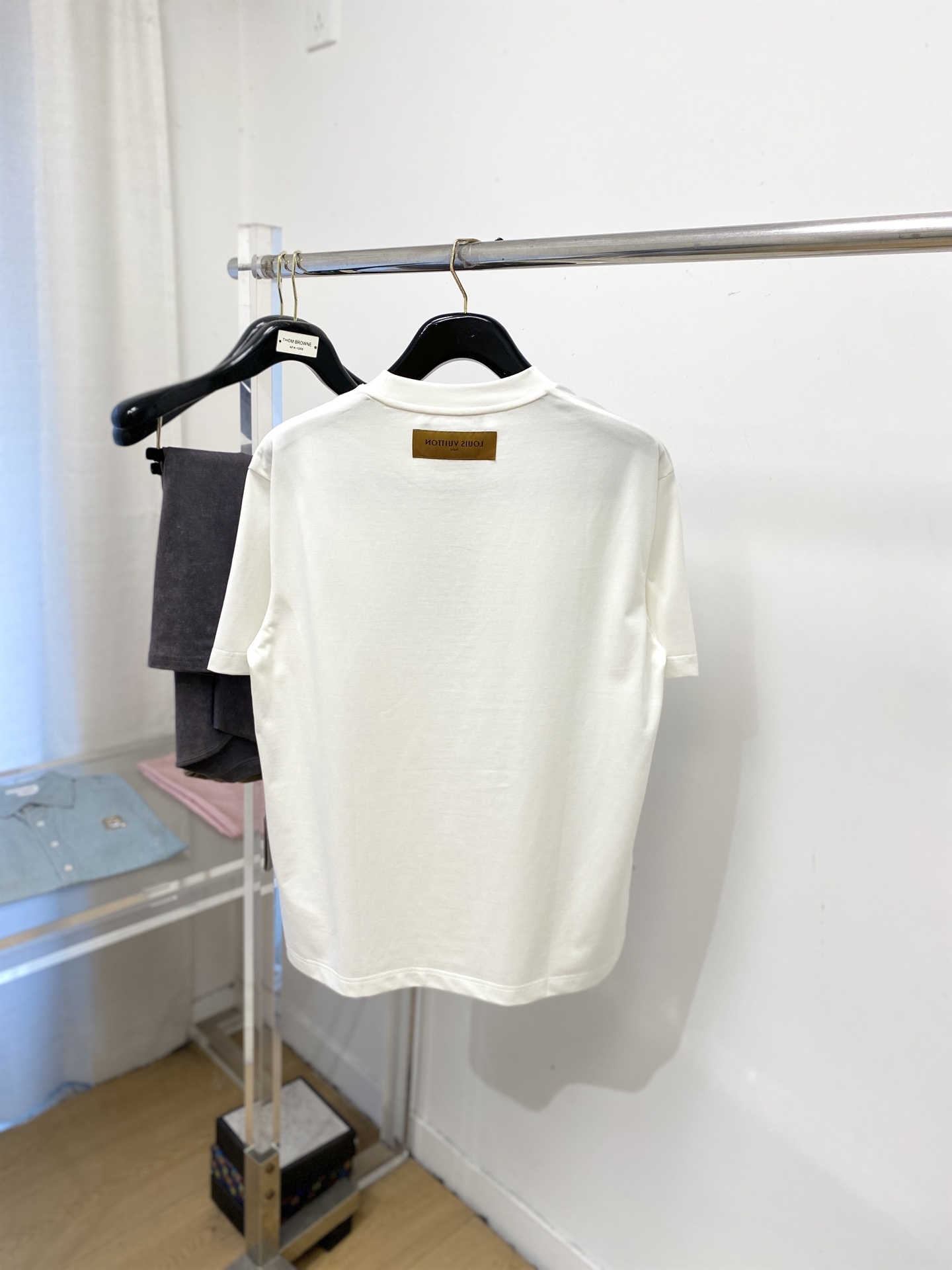 🌾退换！路易威登、2025新品短袖T恤，帅气时尚，胸口精致刺绣图案字母logo，简约百搭款。面料棉 不仅