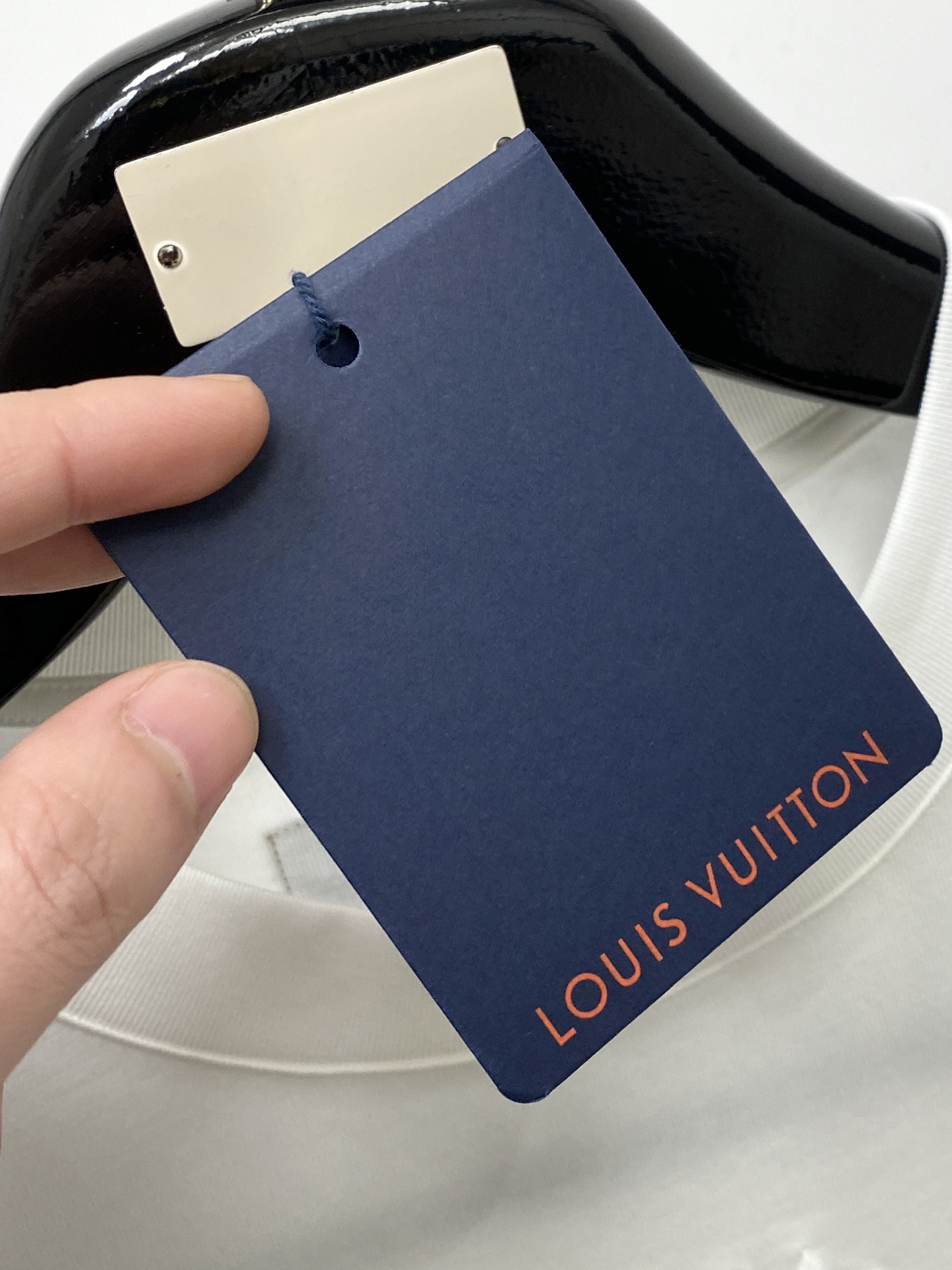 🌾退换！路易威登、2025新品短袖T恤，帅气时尚，胸口精致刺绣图案字母logo，简约百搭款。面料棉 不仅