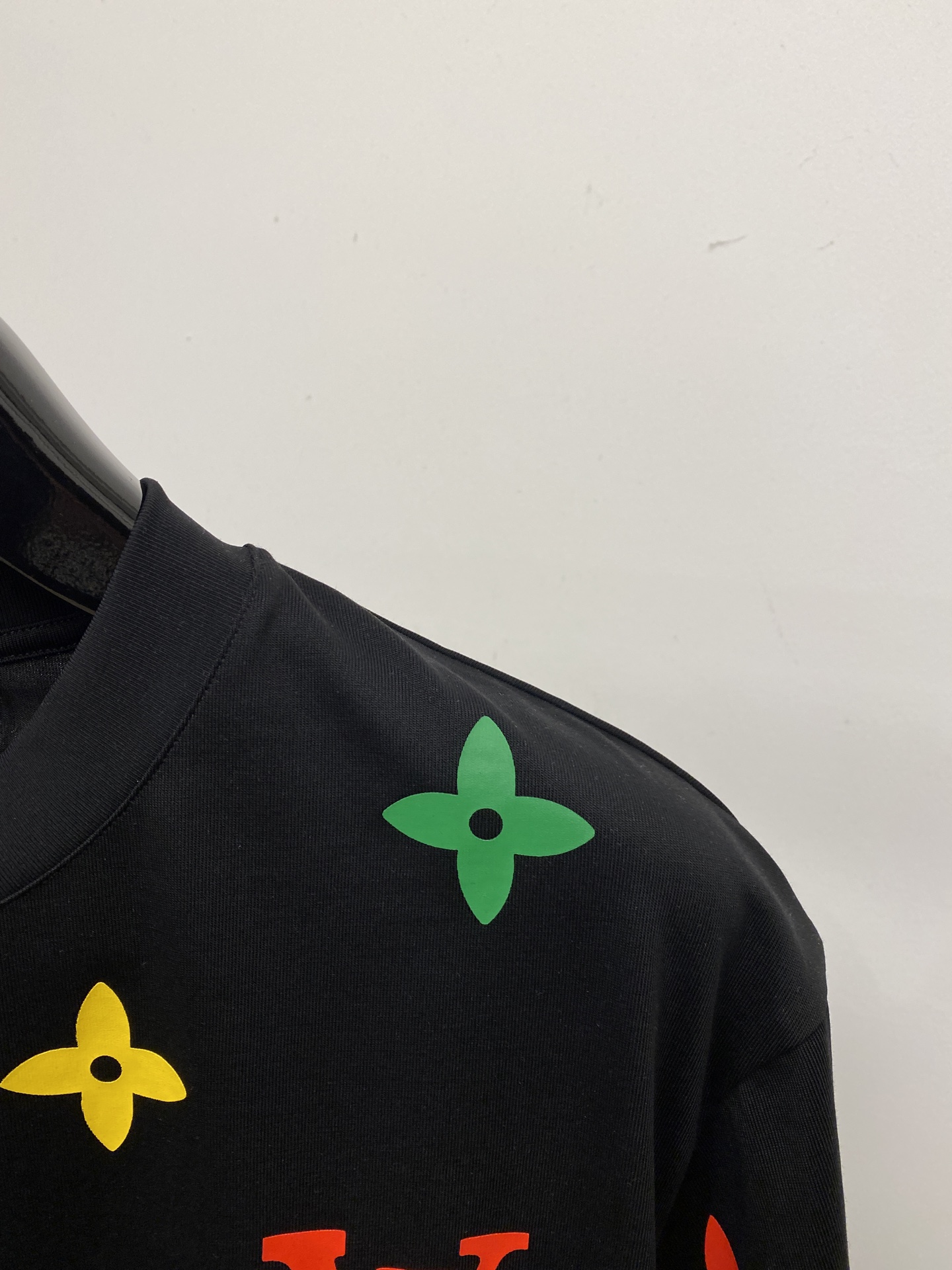 🌾退换！路易威登、2025新品短袖T恤，帅气时尚，胸前顶级印花图案字母logo，简约百搭款。面料棉 不仅