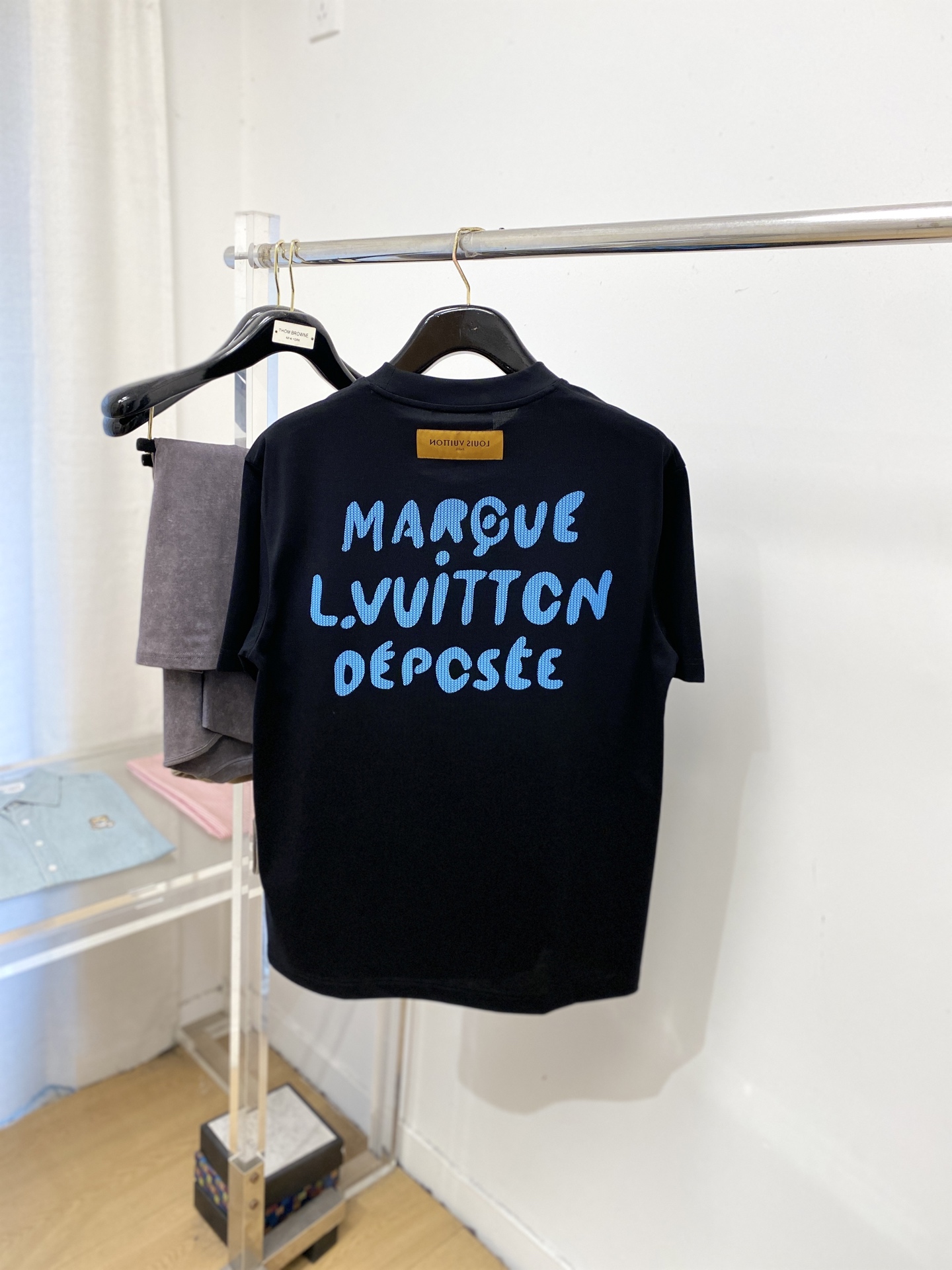 🌾退换！路易威登、2025新品短袖T恤，帅气时尚，胸前顶级印花字母logo，简约百搭款。面料棉 不仅挺括