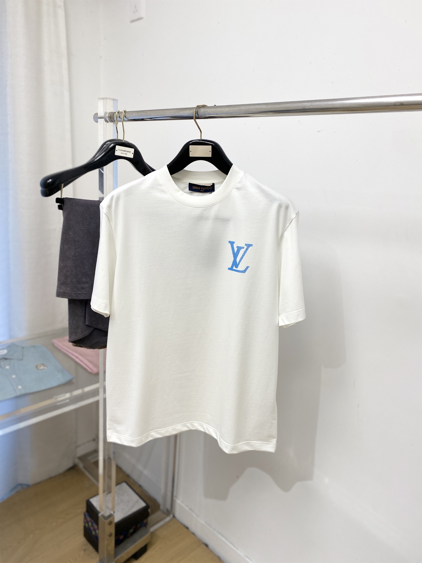 🌾退换！路易威登、2025新品短袖T恤，帅气时尚，胸前顶级印花字母logo，简约百搭款。面料棉 不仅挺括