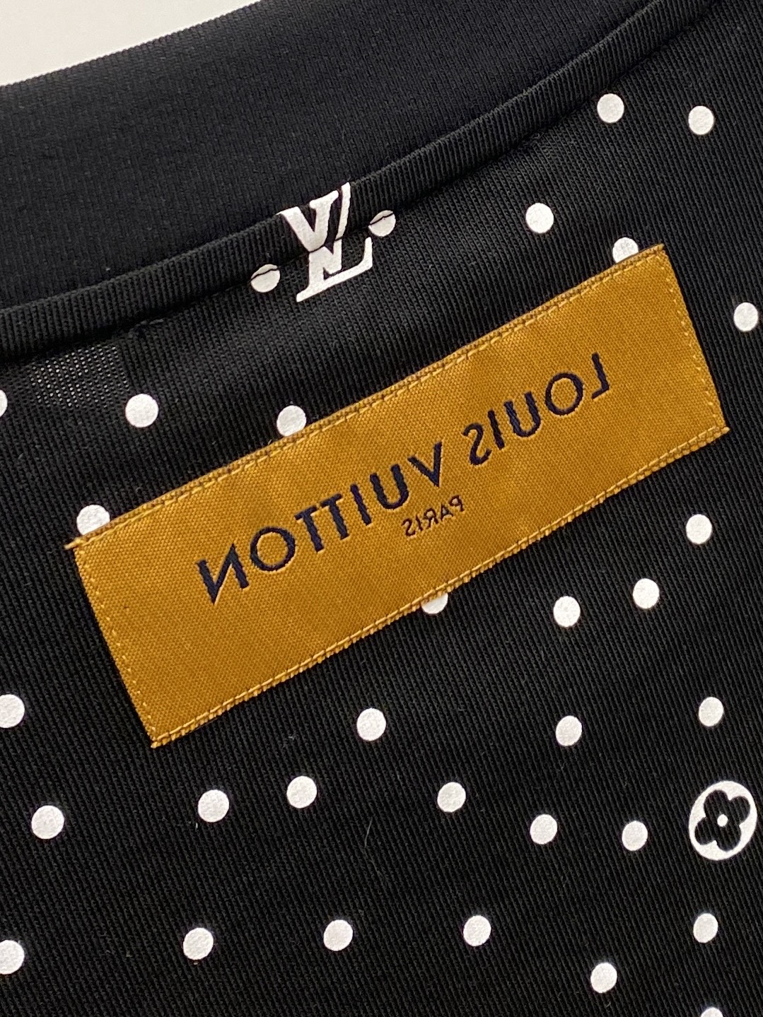 🌾退换！路易威登、2025新品短袖T恤，帅气时尚，胸前顶级印花字母logo，简约百搭款。面料棉 不仅挺括