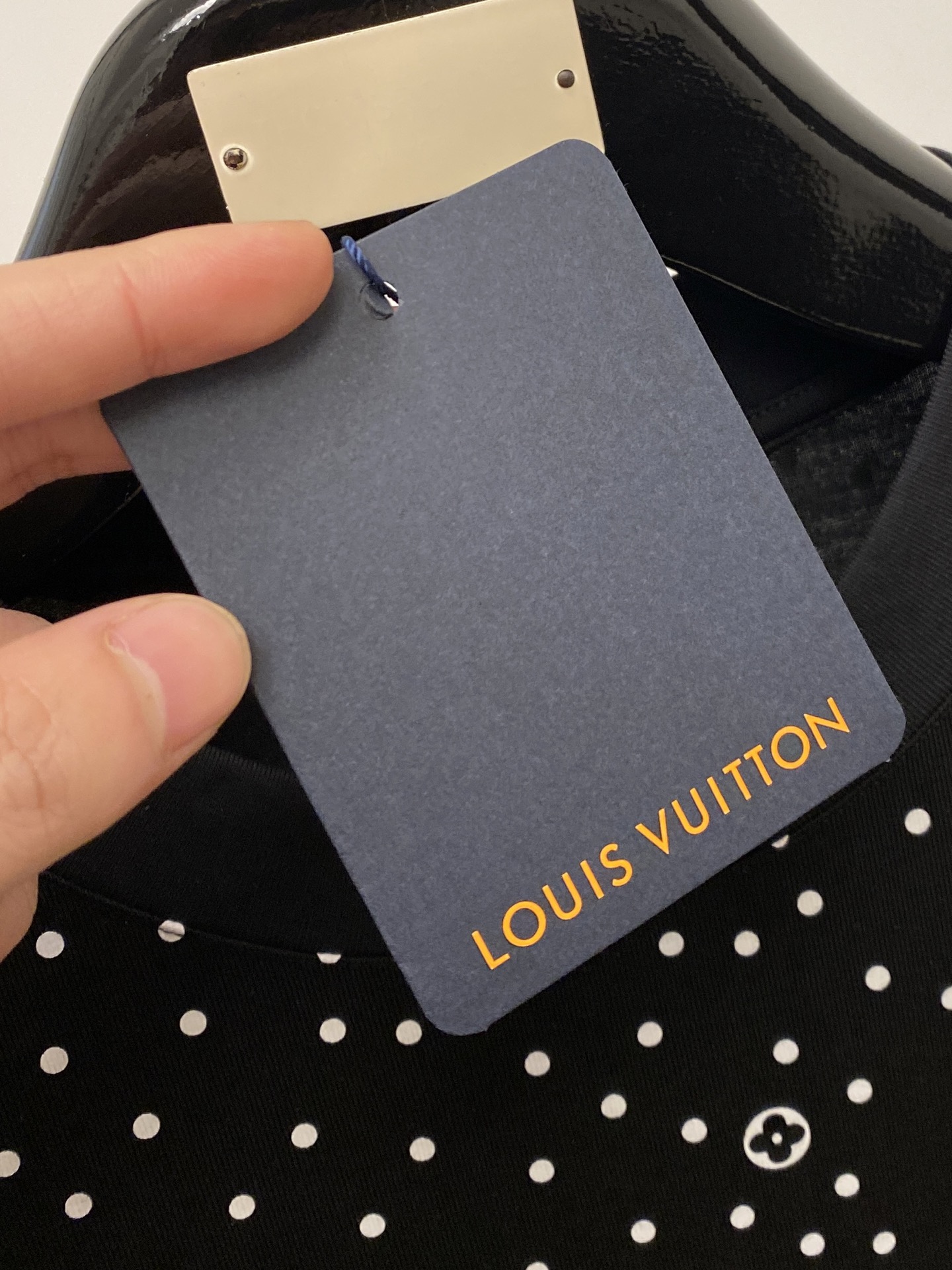 🌾退换！路易威登、2025新品短袖T恤，帅气时尚，胸前顶级印花字母logo，简约百搭款。面料棉 不仅挺括