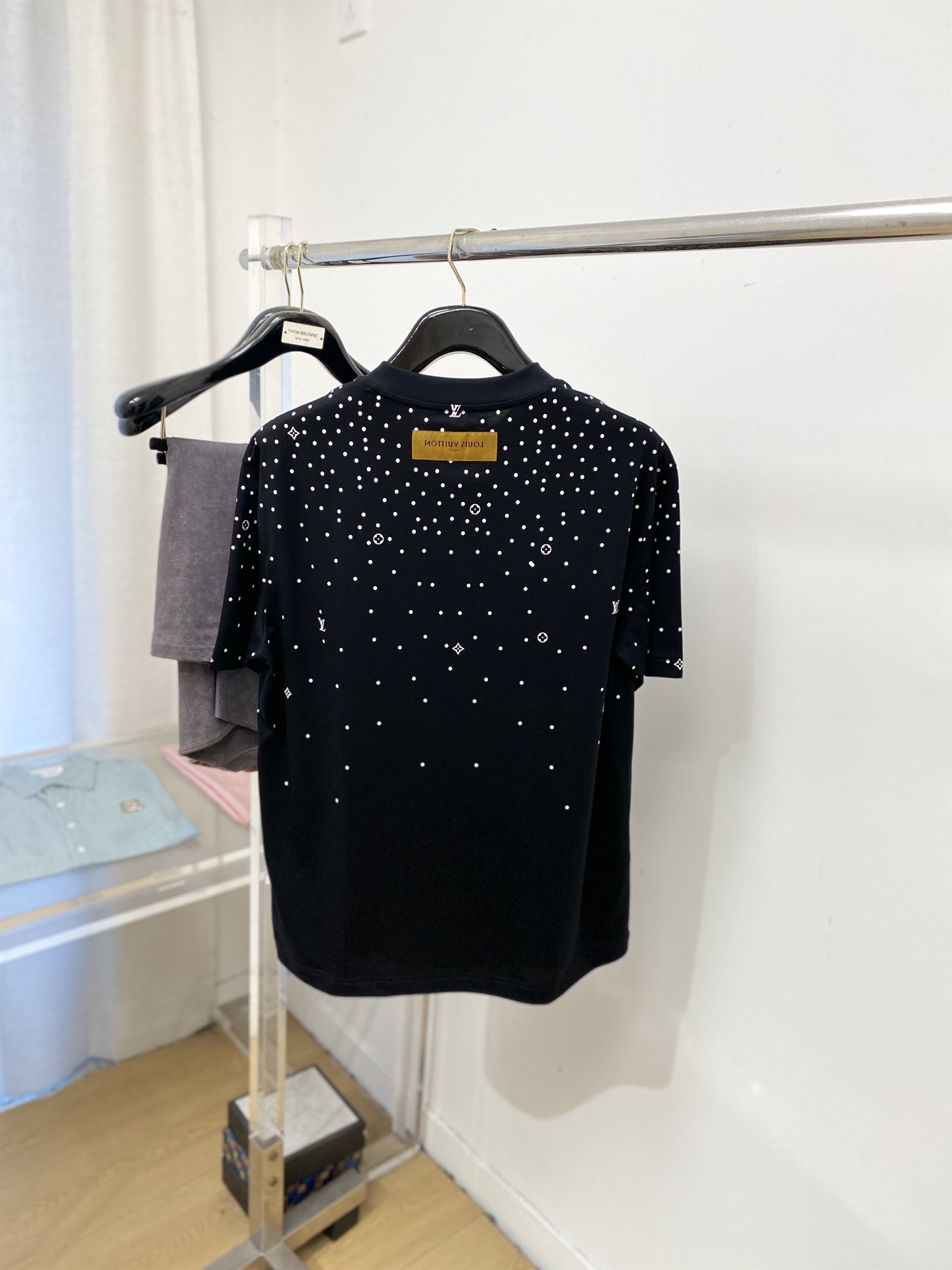 🌾退换！路易威登、2025新品短袖T恤，帅气时尚，胸前顶级印花字母logo，简约百搭款。面料棉 不仅挺括