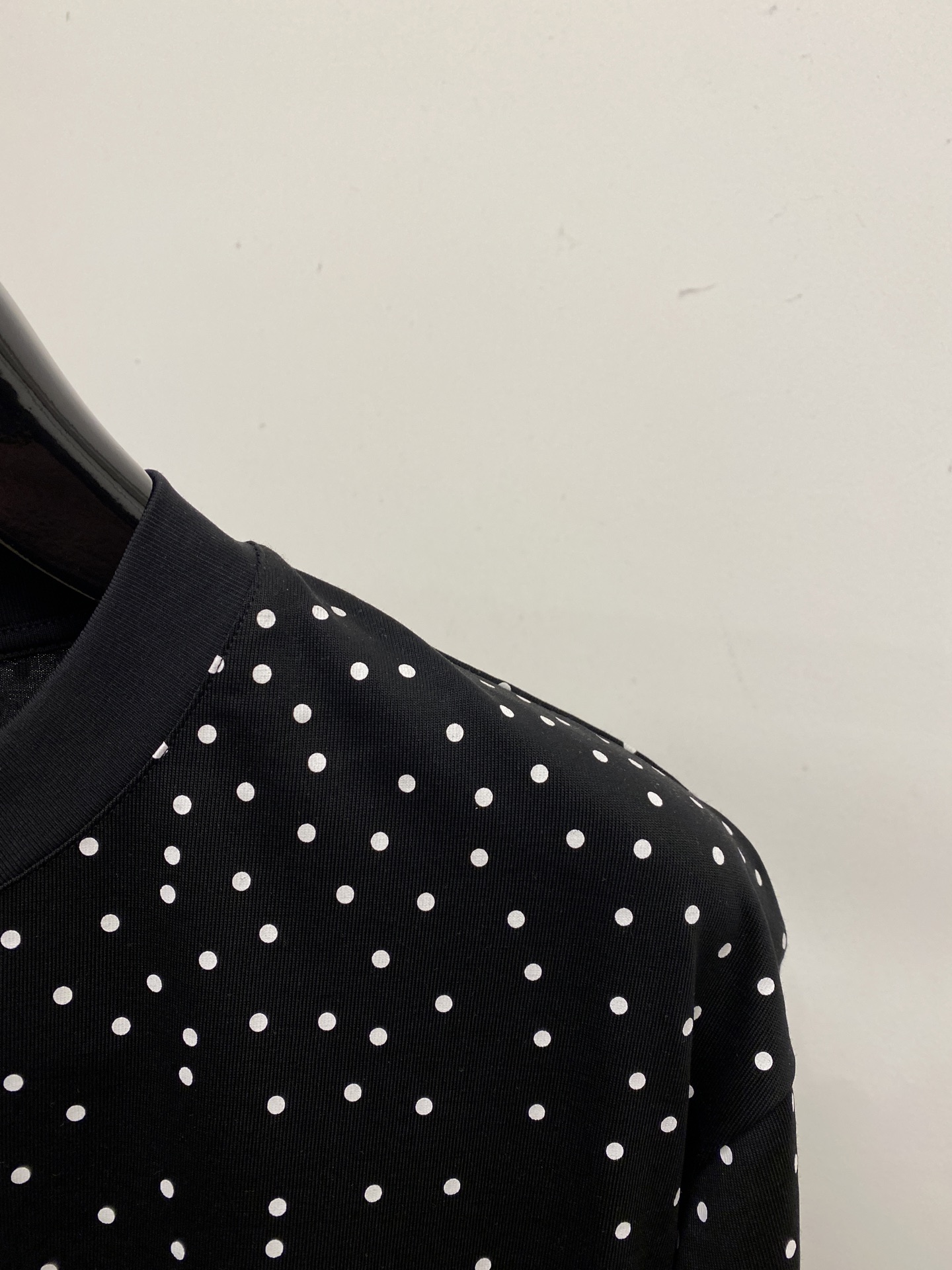 🌾退换！路易威登、2025新品短袖T恤，帅气时尚，胸前顶级印花字母logo，简约百搭款。面料棉 不仅挺括