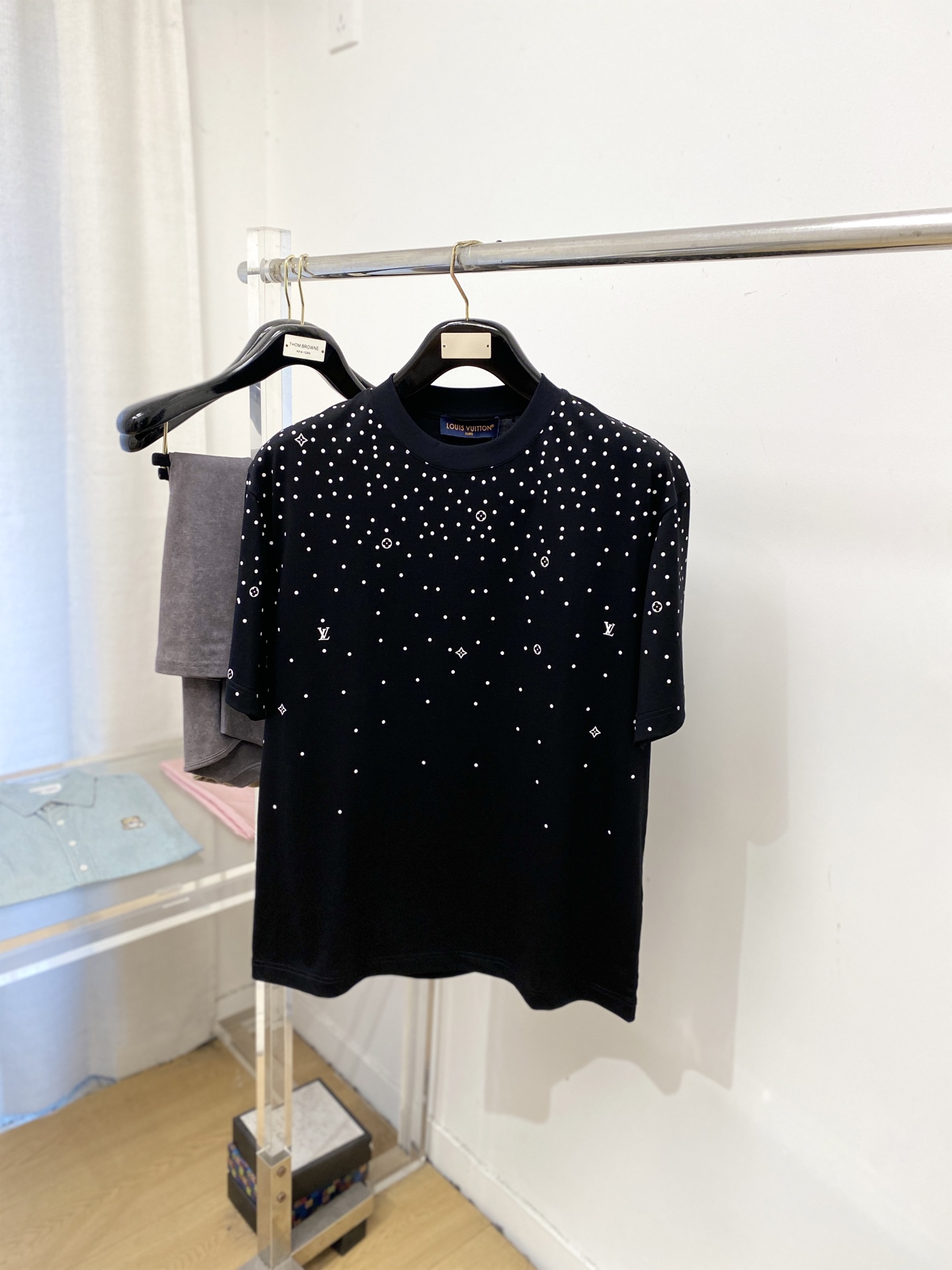 🌾退换！路易威登、2025新品短袖T恤，帅气时尚，胸前顶级印花字母logo，简约百搭款。面料棉 不仅挺括